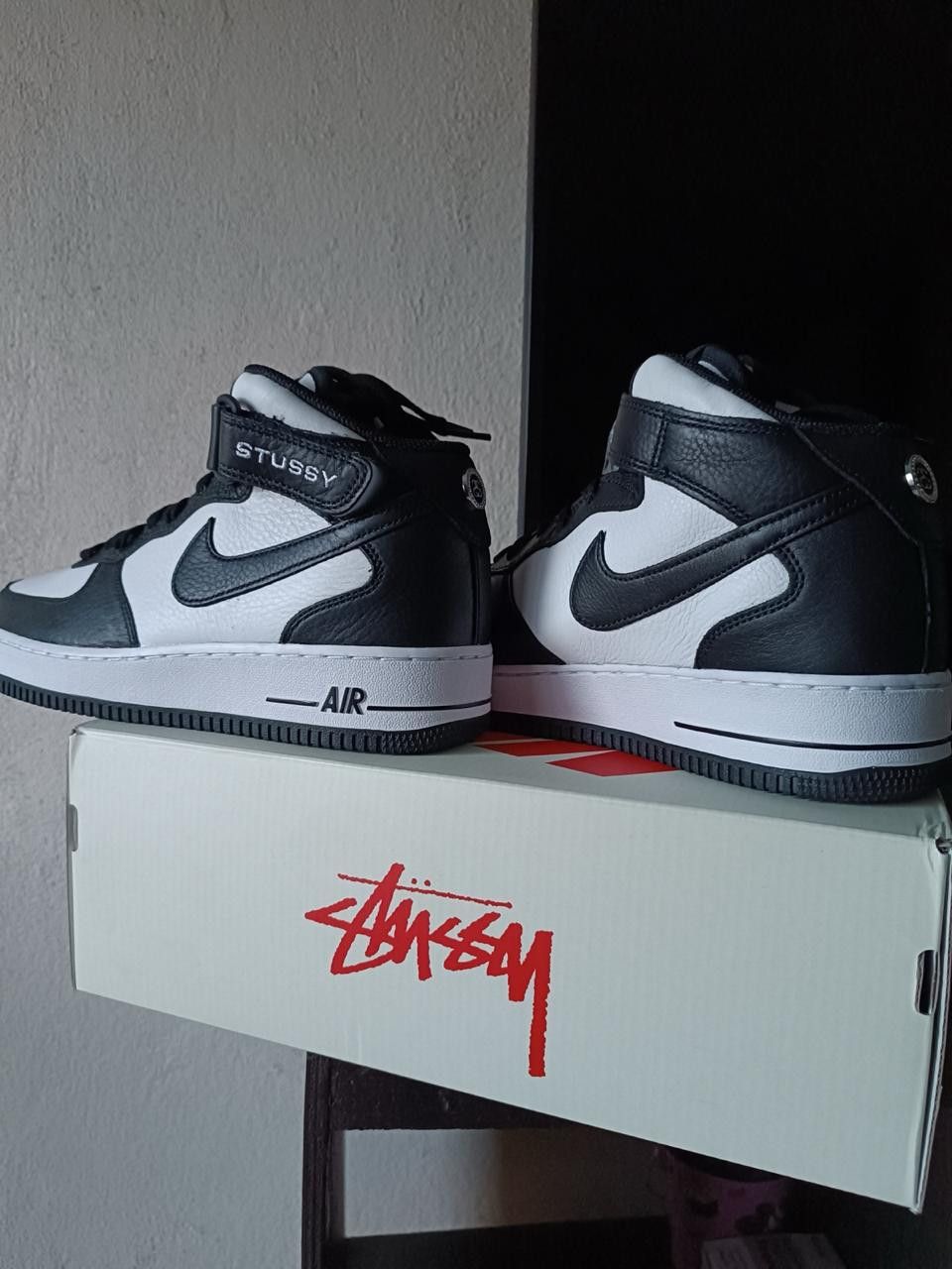 Nike Air Force 1 Mid x Stüssy