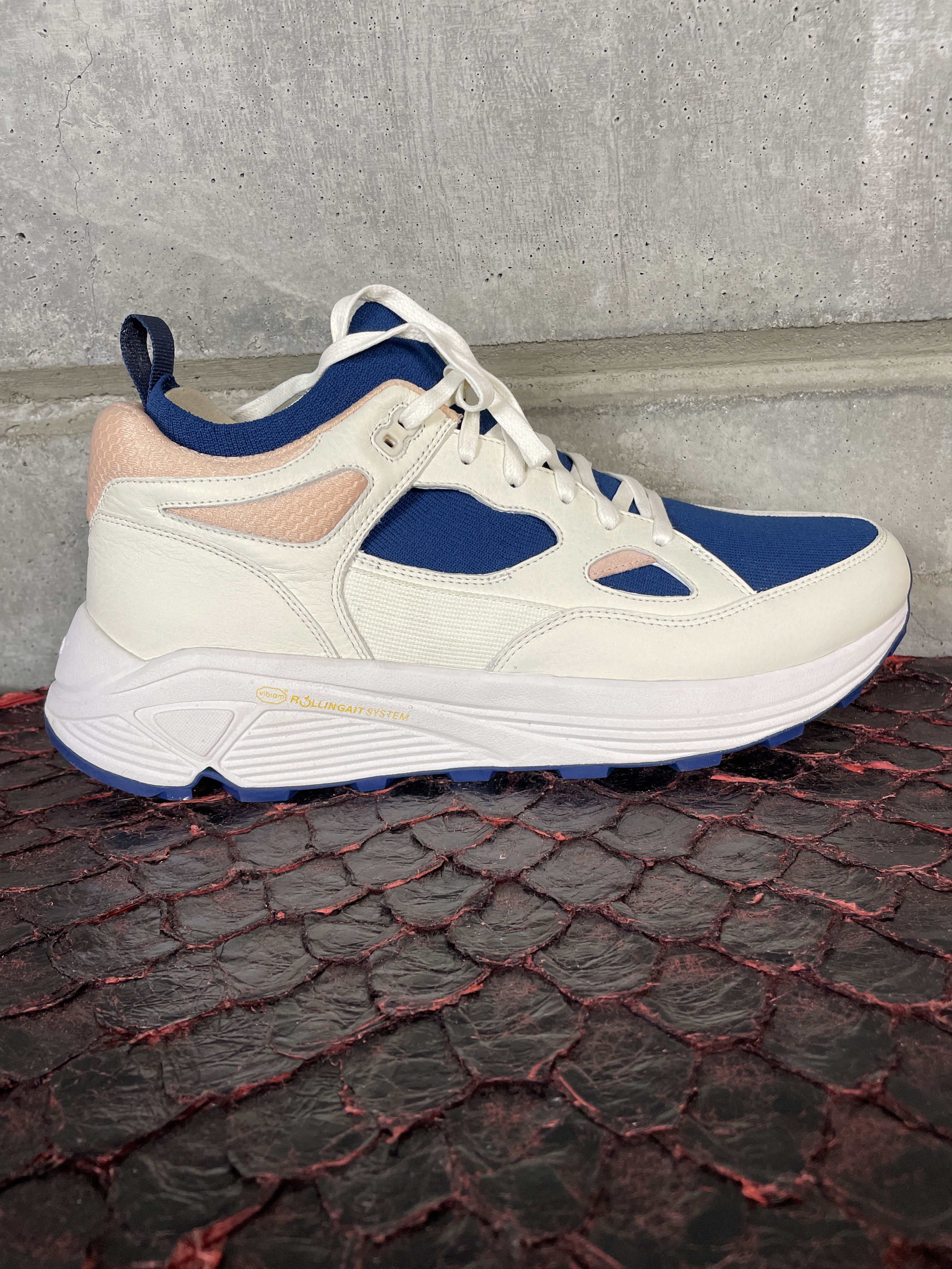 Brandblack 1 of 1 Custom Aura Sample