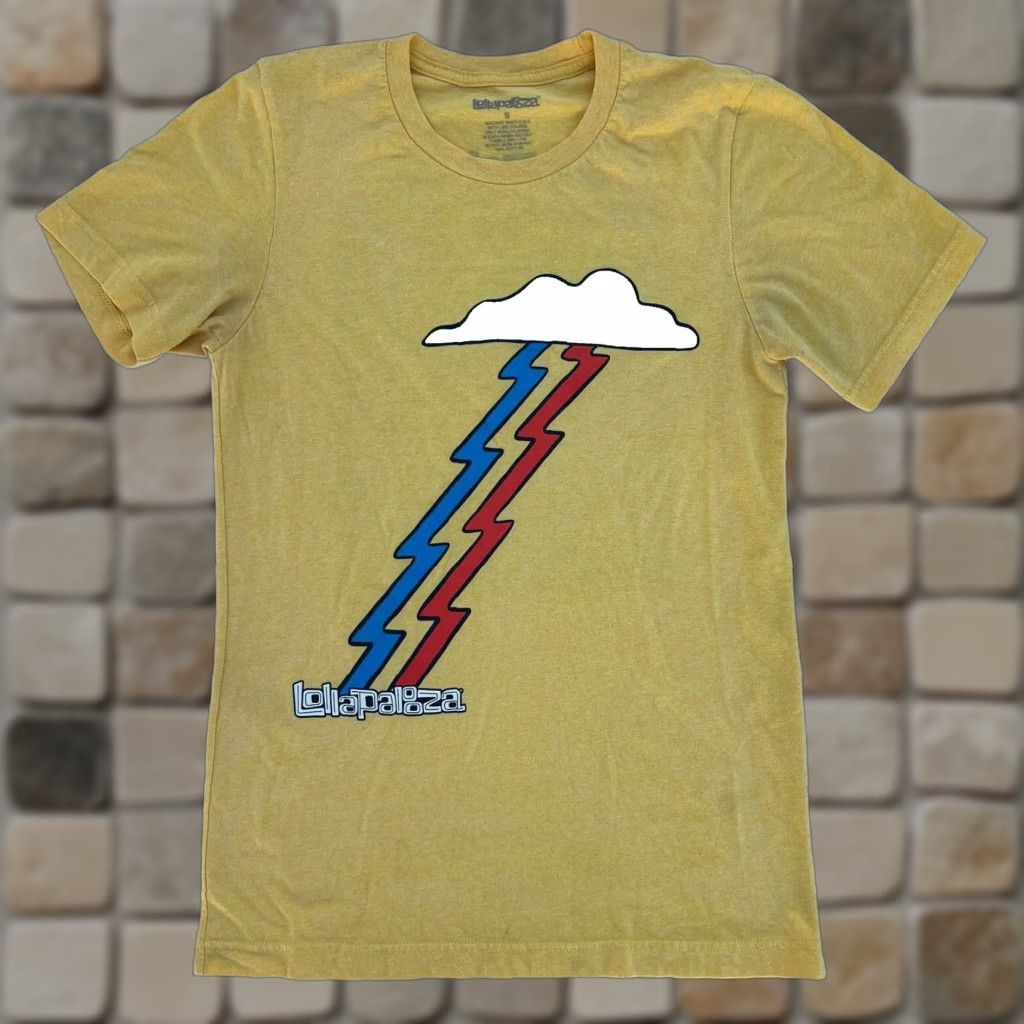 Vintage VINTAGE Women’s 2017 Lollapalooza Music Festival Chicago T-Shirt Sz S Double-Sided Size S / US 4 / IT 40 - 1 Thumbnail