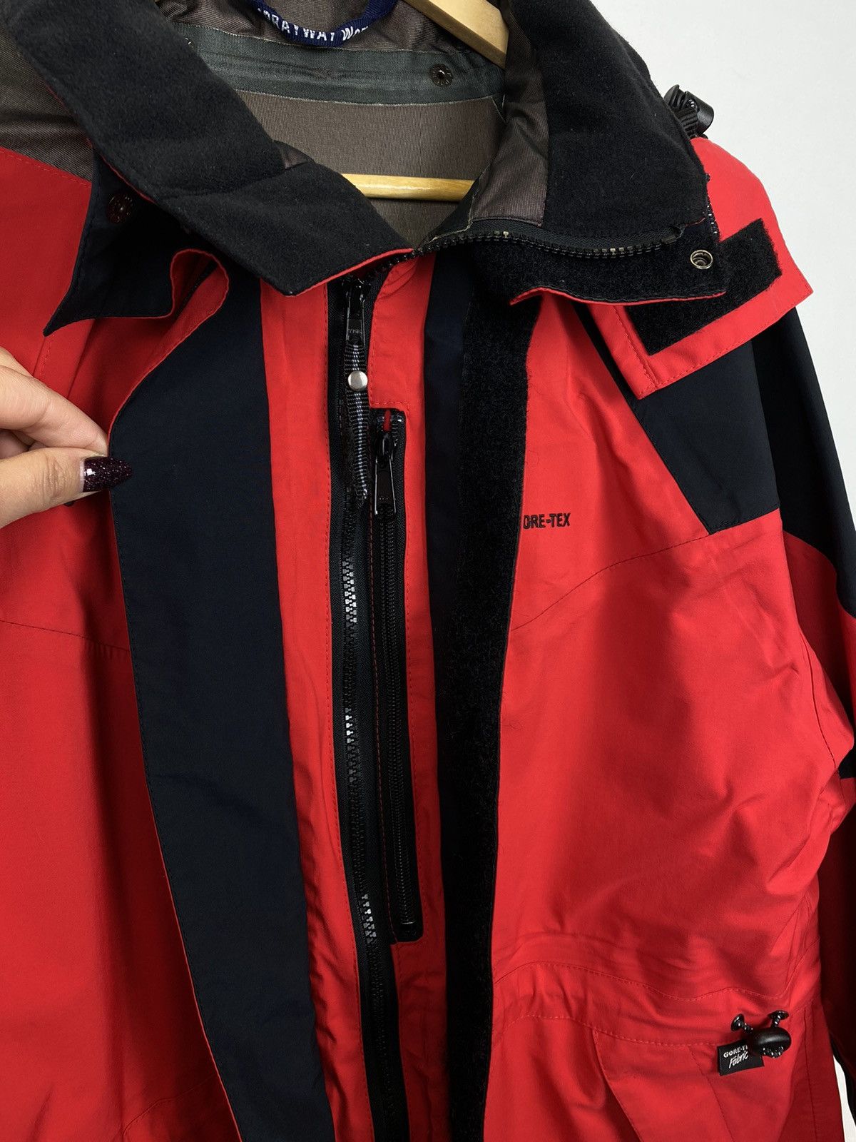 Goretex Vintage Sprayway Gore-Tex Mountain Jacket 208 B Jacket Women Size L / US 10 / IT 46 - 10 Thumbnail