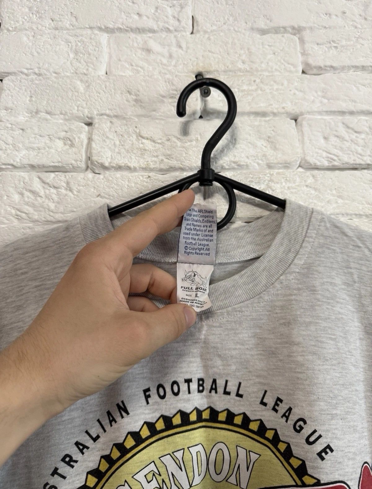 Other Vintage Full Boar Australian League Essedon Bombers T-shirt Size US L / EU 52-54 / 3 - 5 Thumbnail