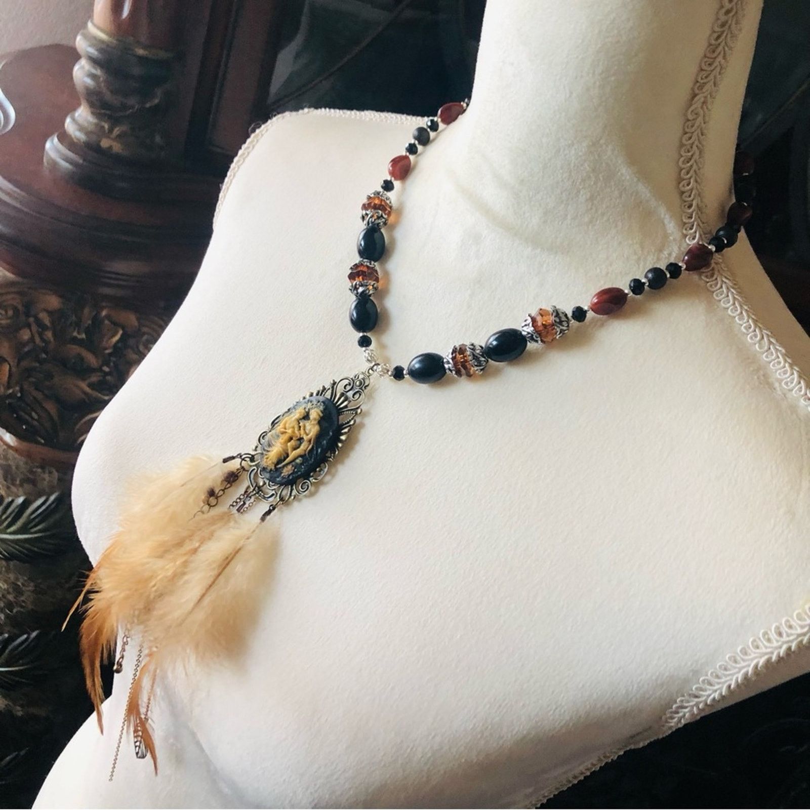 Handmade Handcrafted Victorian homestead couple cameo beaded necklace Size ONE SIZE - 3 Thumbnail