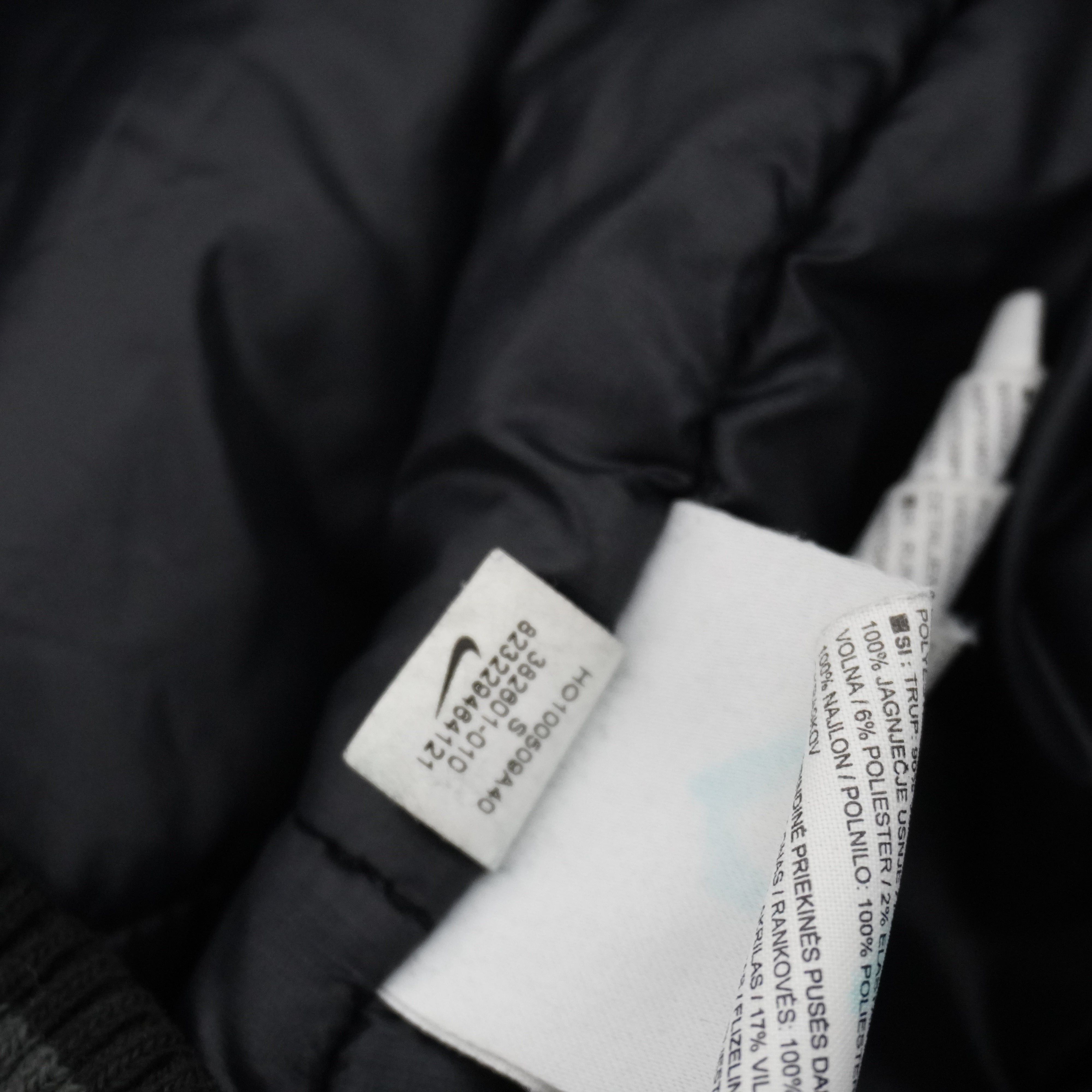Nike Used Women's Nike Black Jacket Size S / US 4 / IT 40 - 22 Thumbnail
