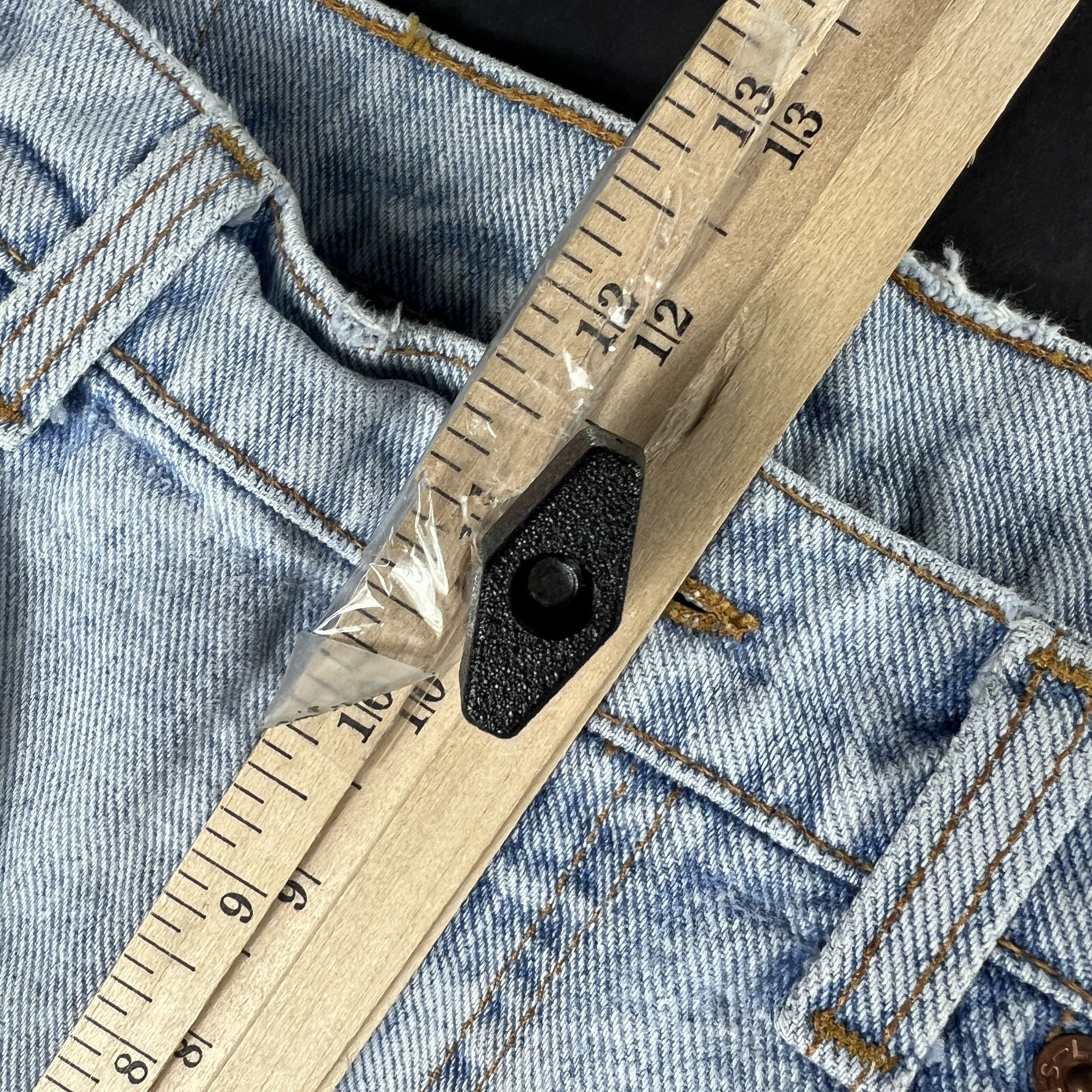 Levi's × Vintage VTG 90s Levi's Jeans 550 Relaxed Straight Light Blue Denim Size US 33 - 22 Thumbnail