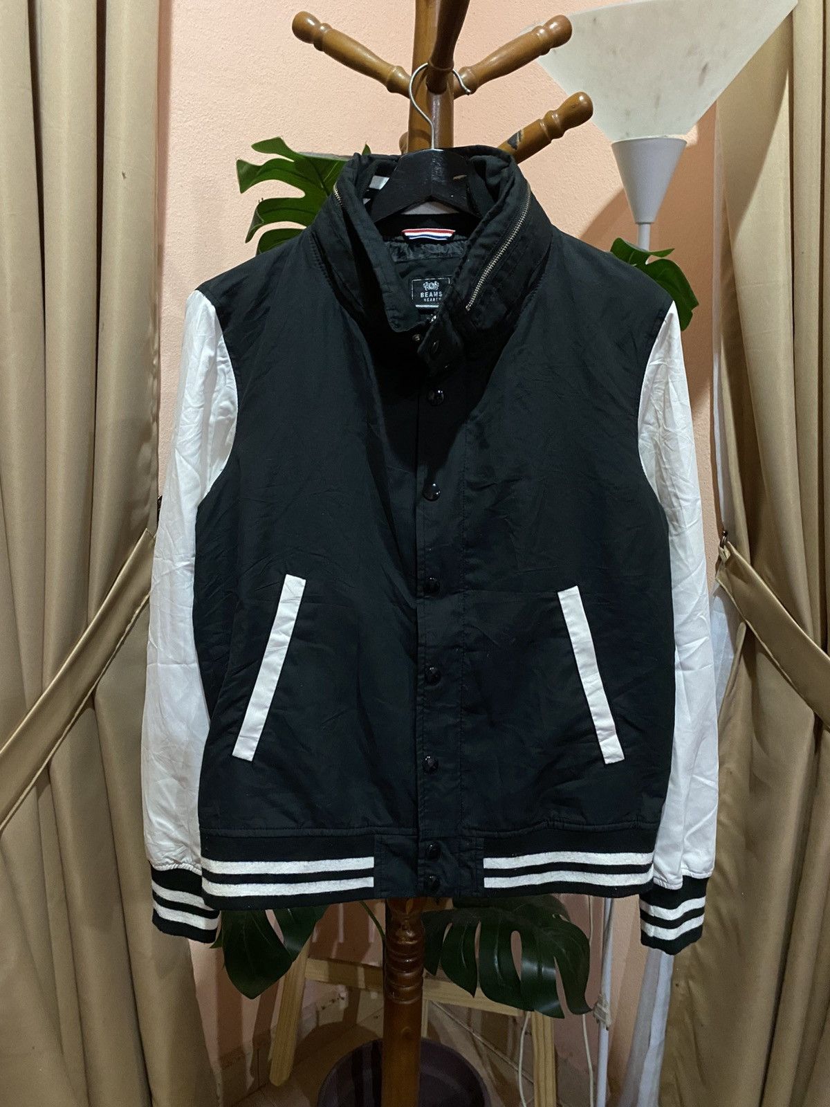 Beams Japan Vintage BEAMS HEART Varsity Jacket Black White Two-Tone Size US S / EU 44-46 / 1 - 3 Thumbnail