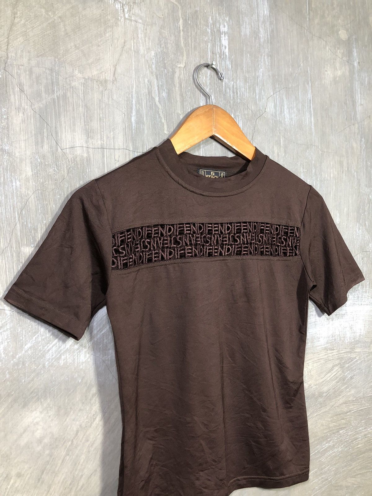 Designer × Fendi Authentic Fendi Tshirt Size XS / US 0-2 / IT 36-38 - 5 Thumbnail