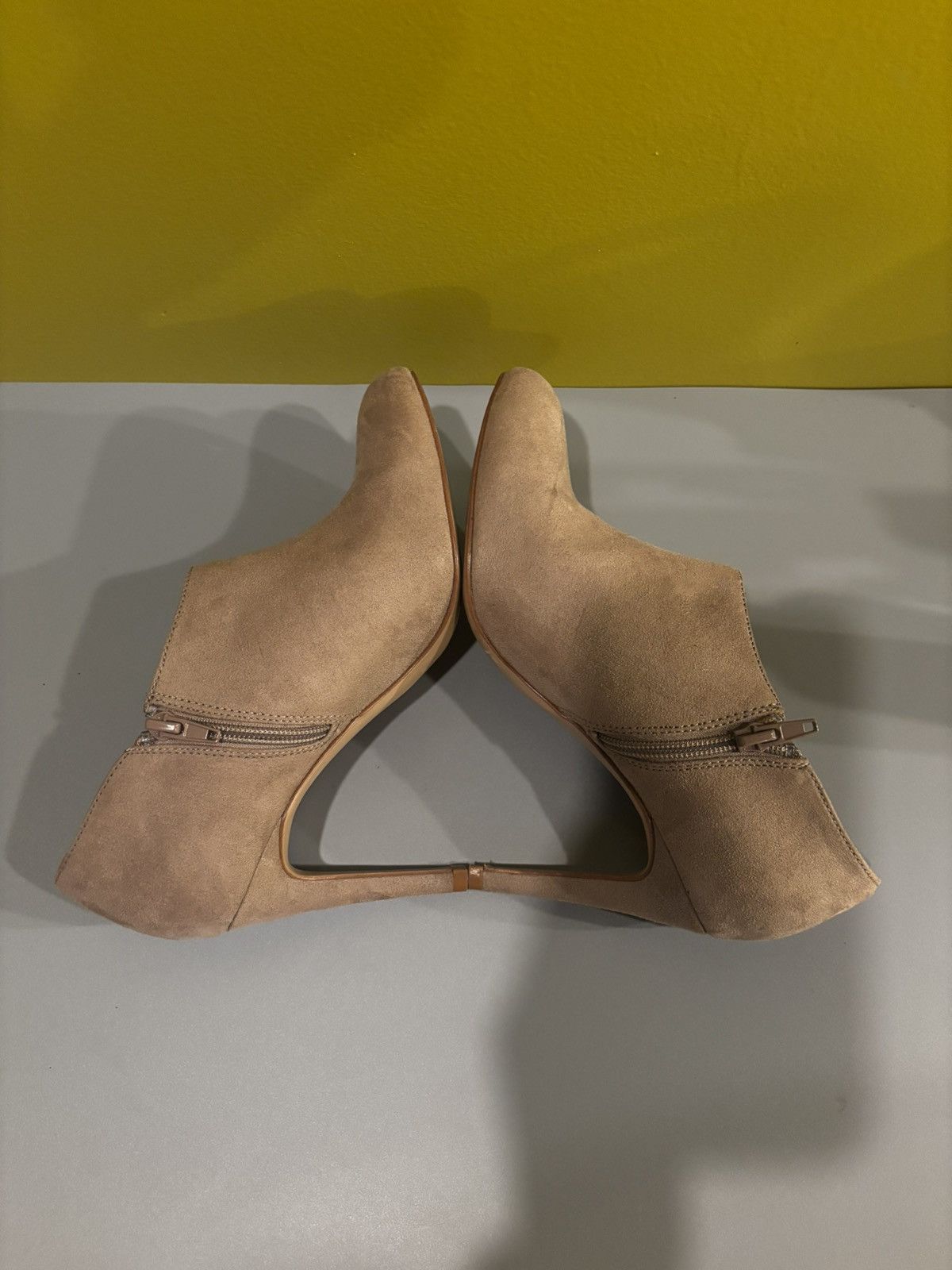 Other Beige suede 4” heels2705 Size US 7.5 / IT 37.5 - 5 Thumbnail