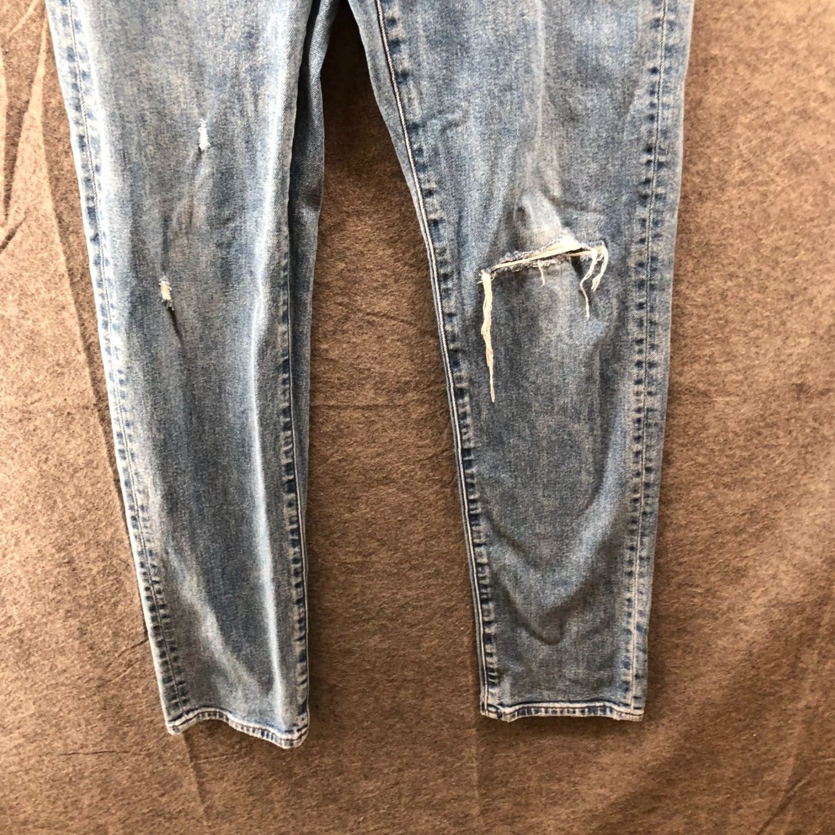 Uniqlo Uniqlo Slim Fit Jeans Mens 30 x 31 Blue Light Wash Stretch Distressed Denim 5-Pocket Jeans Mens Regular Size 30 Boys? (no) Size US 30 / EU 46 - 4 Thumbnail