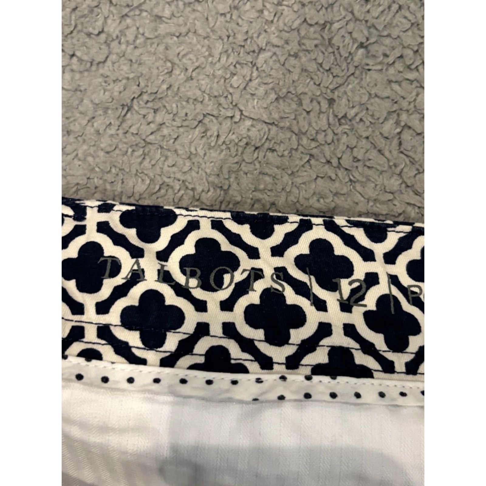 Talbots Talbots Bermuda Shorts Womens 12 Blue White Geometric 10” Inseam Casual Size 34" / US 12 / IT 48 - 3 Thumbnail