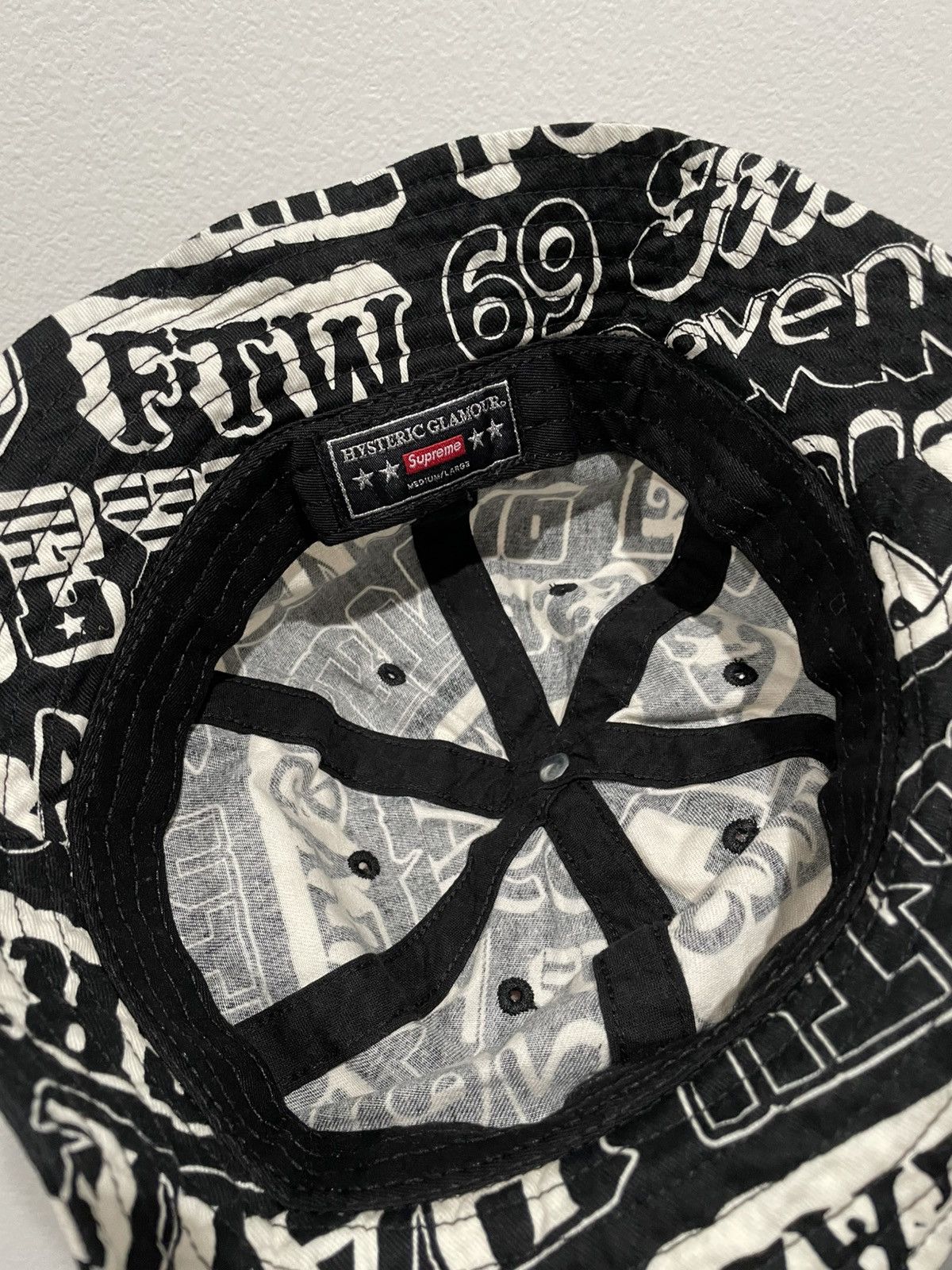 Supreme Supreme Hysteric Glamour Text Bell Hat Size ONE SIZE - 3 Thumbnail