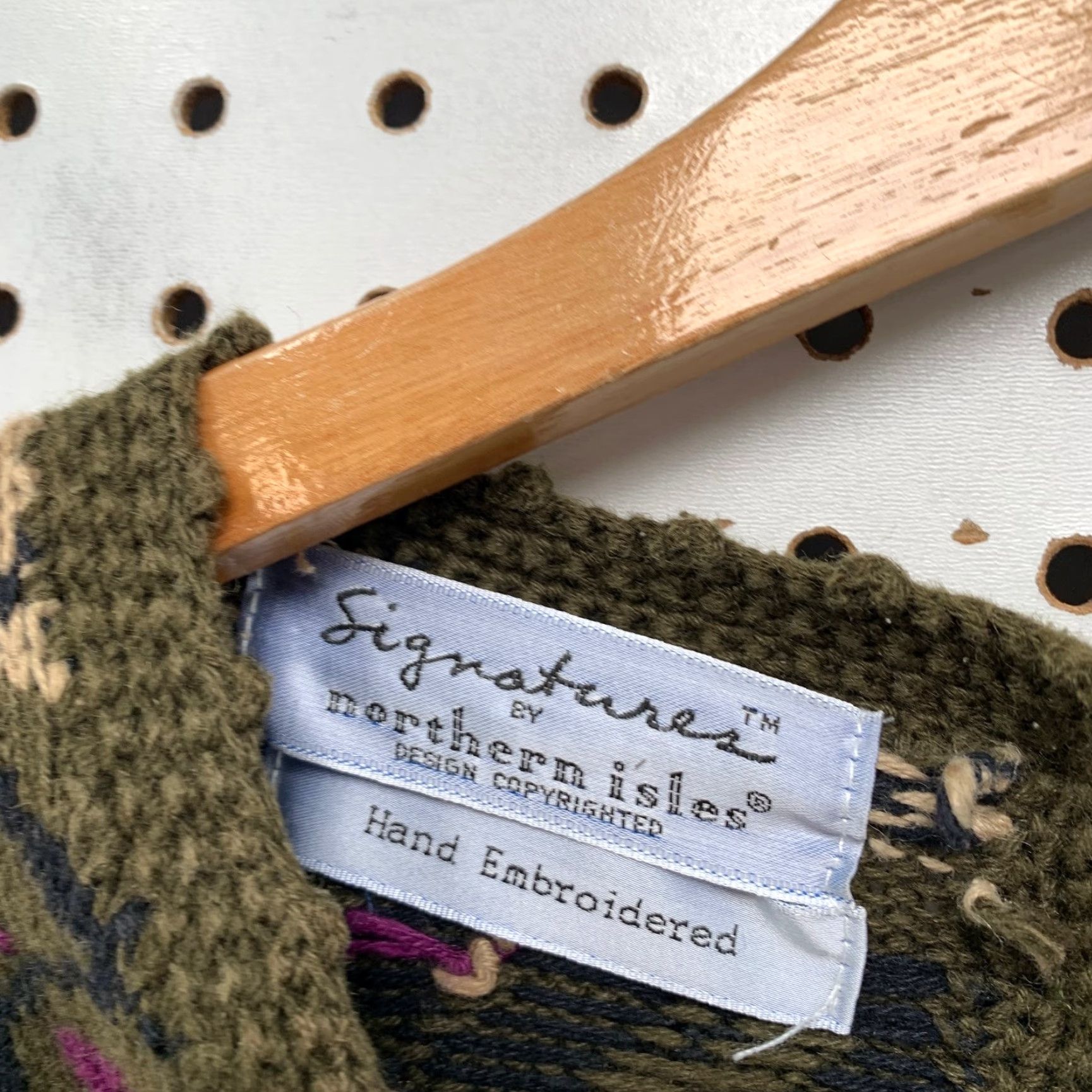 Vintage VINTAGE Signature Northern Isle Hand Embroidered Sweater Womens L Floral Ramie Grandma Size L / US 10 / IT 46 - 4 Thumbnail