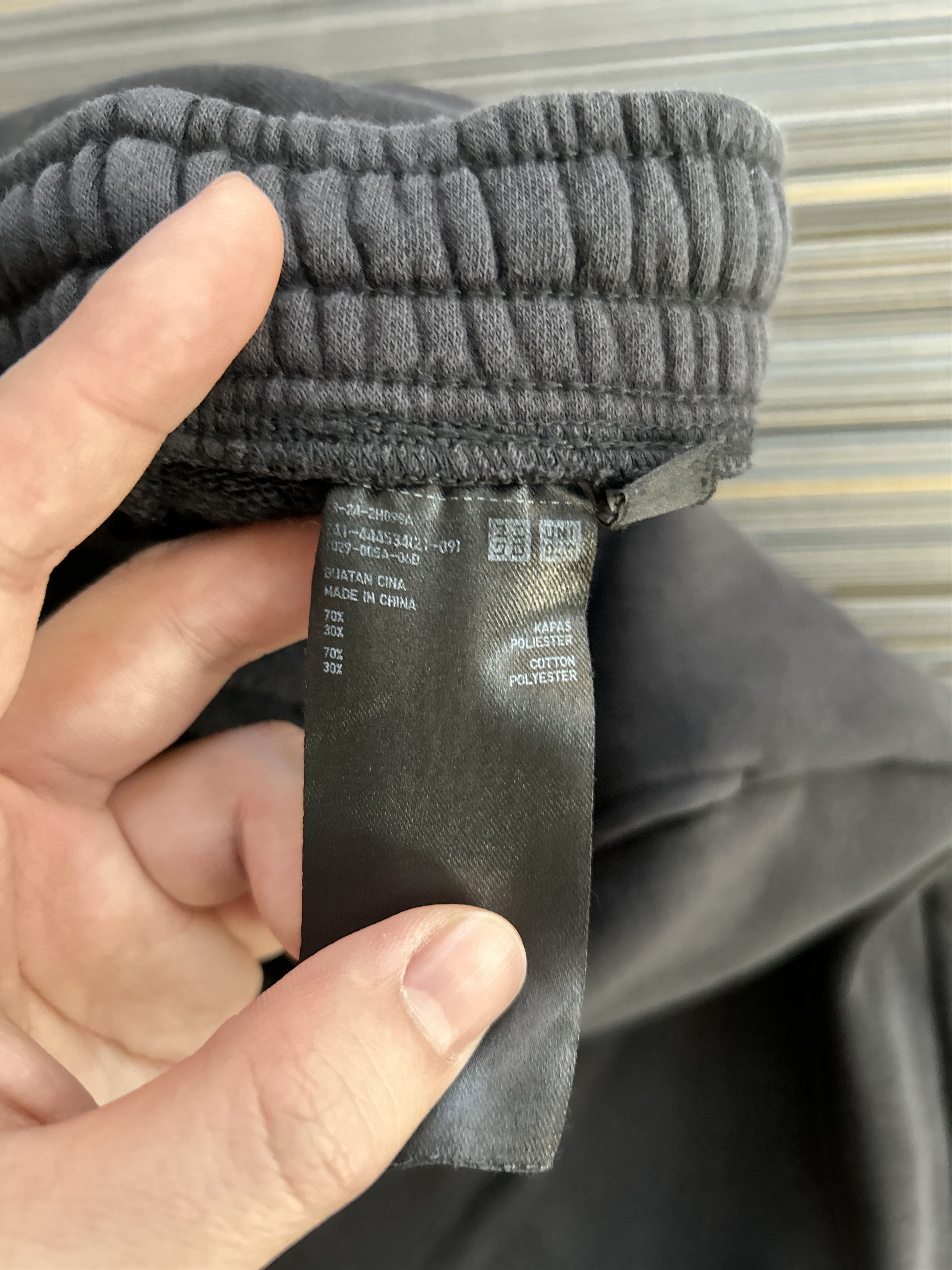 Uniqlo Uniqlo Grey sweatpants Size 35" - 3 Thumbnail
