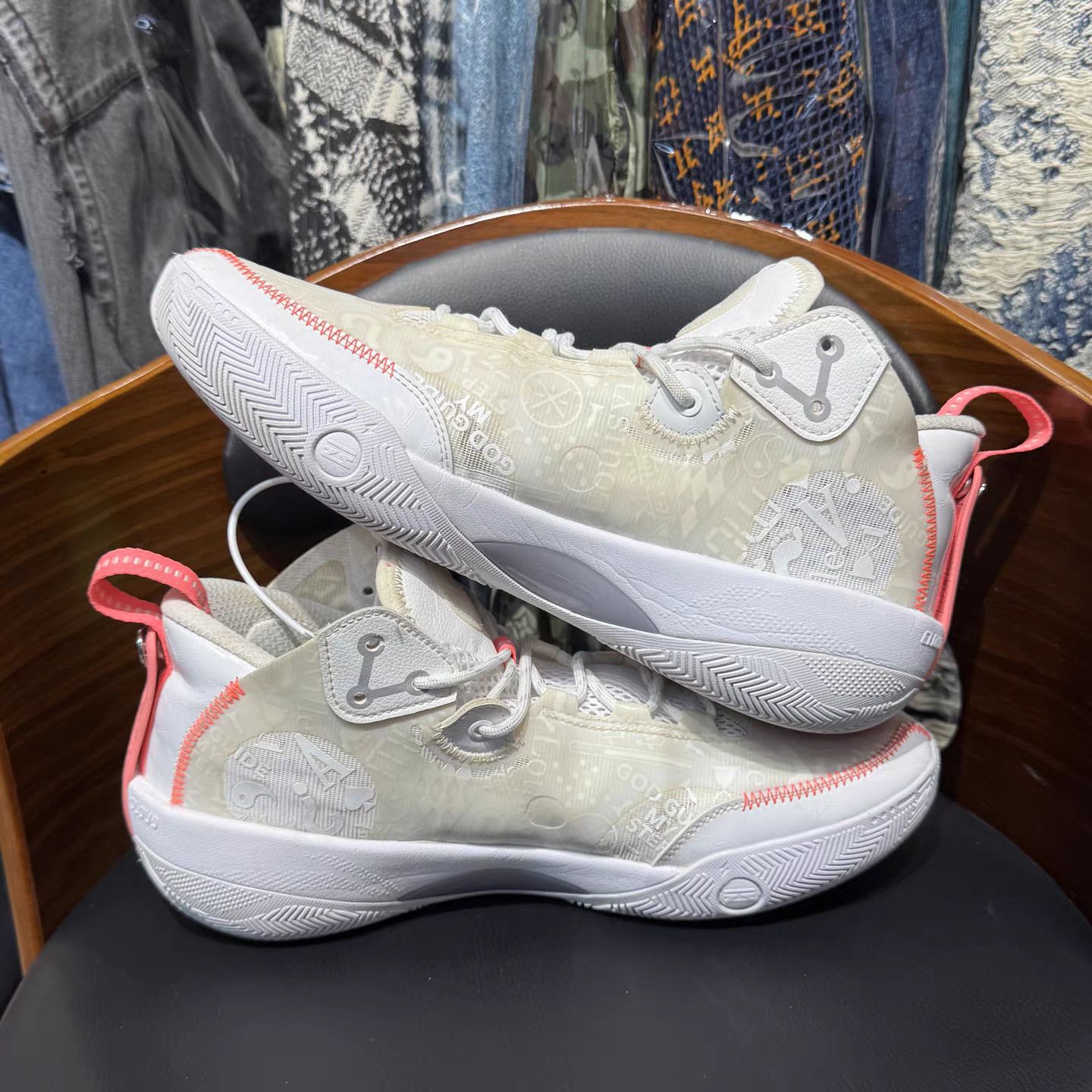 Li-Ning Li-Ning Phantom 3 Basketball Shoes K15 Size US 11 / EU 44 - 7 Thumbnail