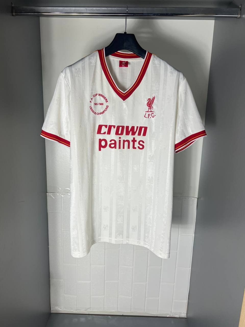 Vintage VERY RARE FC LIVERPOOL ENGLAND RETRO SOCCER JERSEY Y2K 90s Size US XL / EU 56 / 4 - 1 Thumbnail