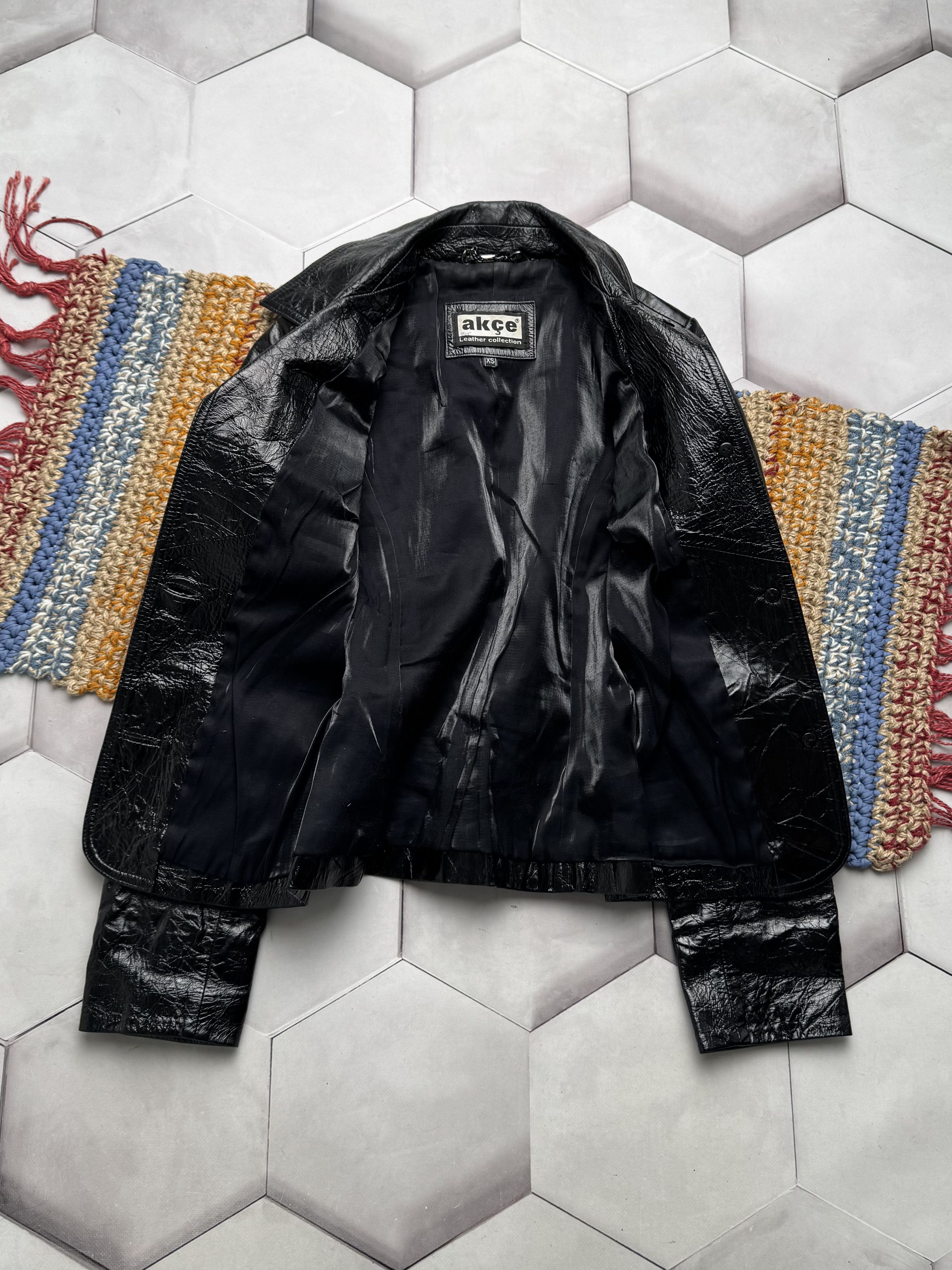 Vintage Vintage Black Leather Jacket Women's Button Up Fitted (E4) Size XS / US 0-2 / IT 36-38 - 4 Thumbnail