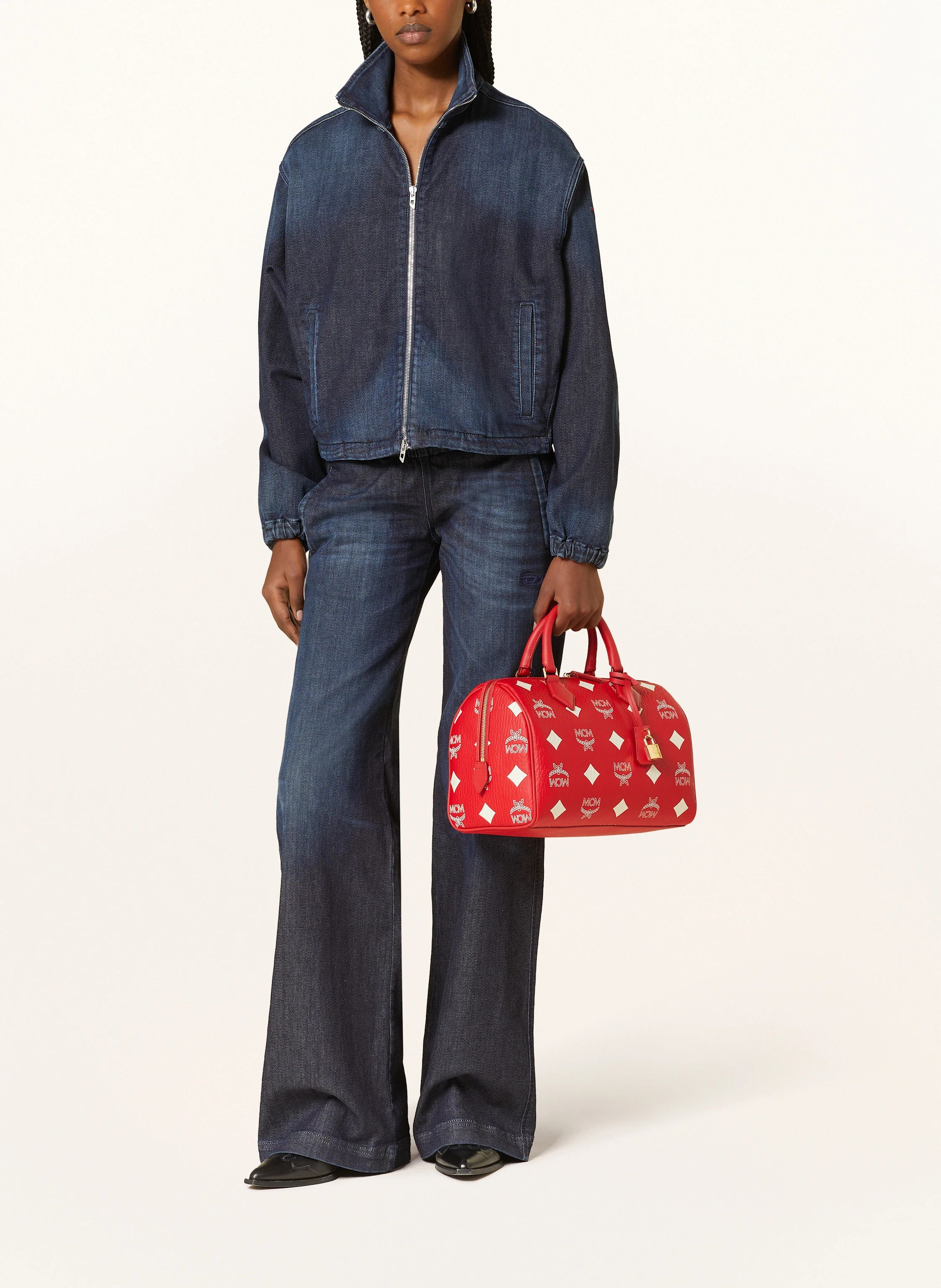 MCM o1mt1gz0225 Size: OS / Boston Medium Bag in Red/White Size ONE SIZE - 5 Thumbnail