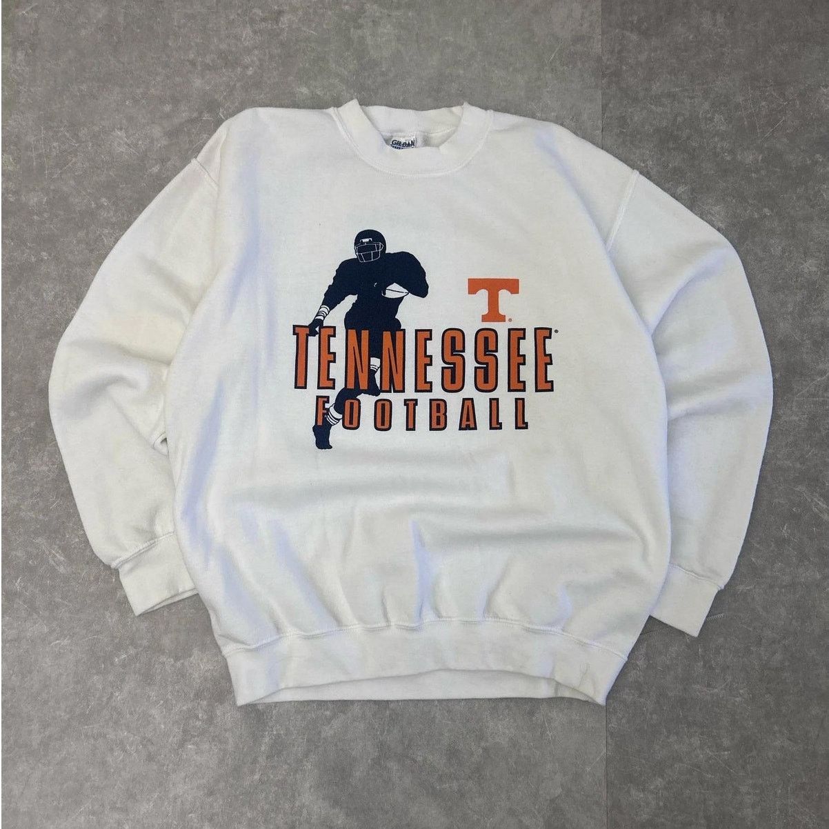 Vintage 2000s Vintage Tennessee Volunteers Football White Crewneck M Size US M / EU 48-50 / 2 - 1 Thumbnail