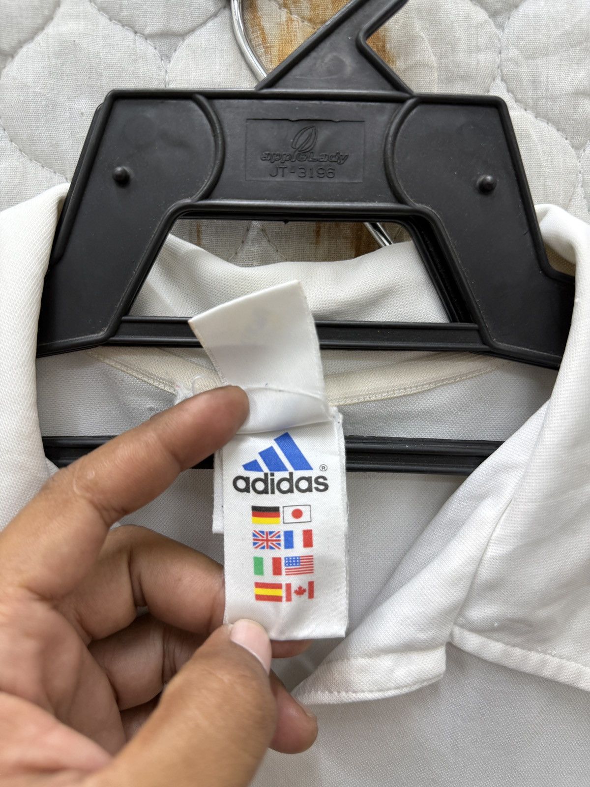 Vintage 🔥🔥🔥ARCHIVE VINTAGE ADIDAS REAL MADRID JERSEY Size US M / EU 48-50 / 2 - 14 Thumbnail