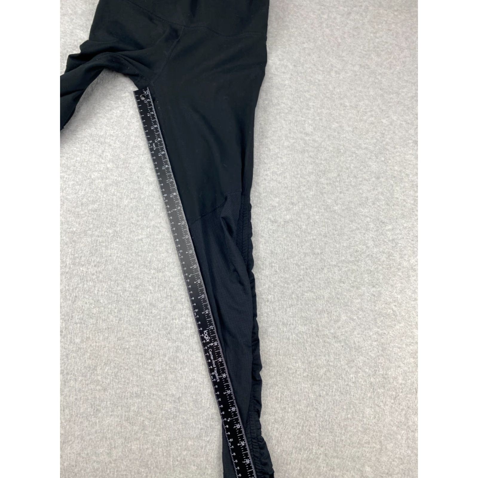 Fabletics Fabletics Legging Small Women Black High Waisted Seamless Ruched Stretch Gym 7/8 Size 28" / US 6 / IT 42 - 6 Thumbnail