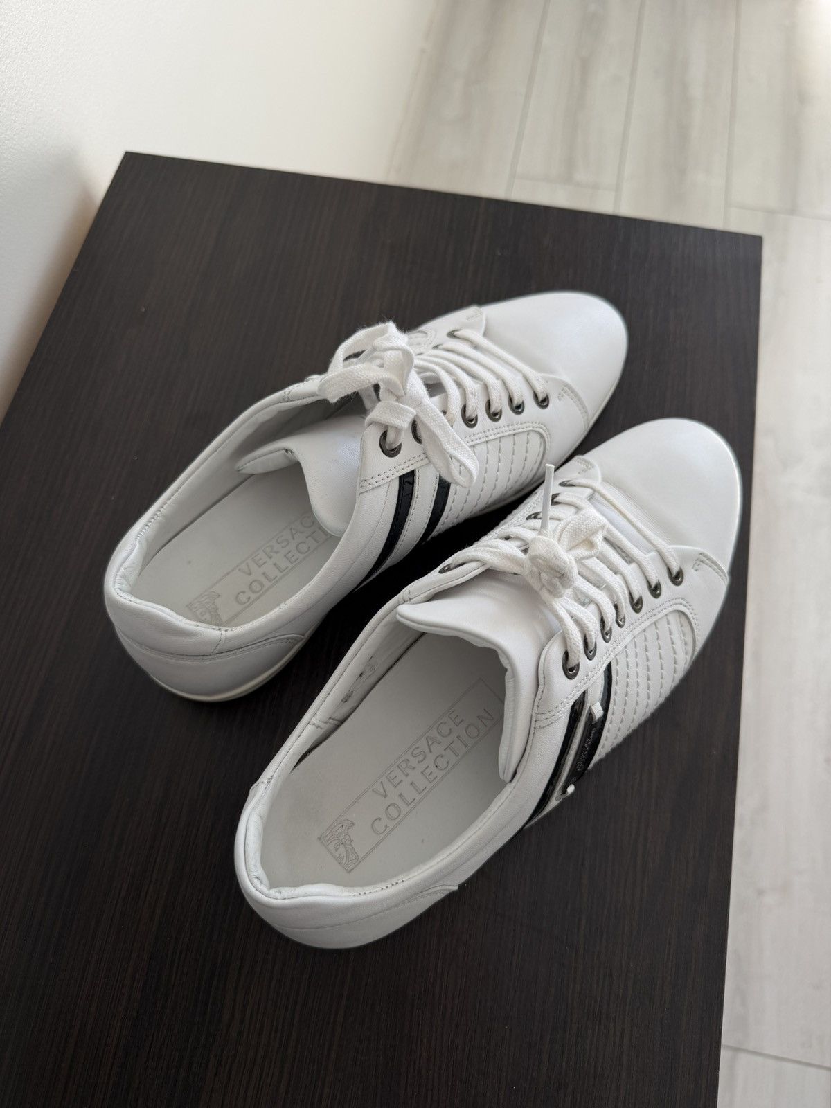 Versace VERSACE COLLECTION Baskets Blanc Pour Homme lace-up shoes Size US 7 / EU 40 - 20 Thumbnail