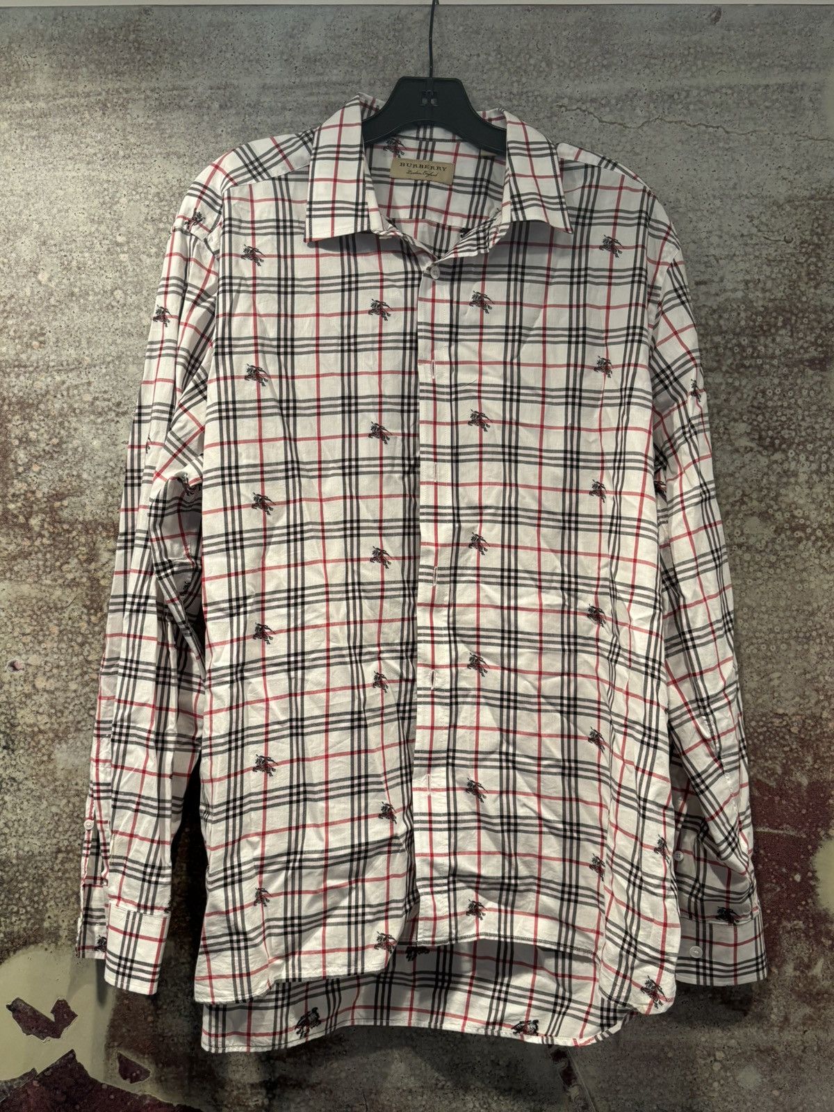 Burberry XXL Burberry White Button Up with Red and Black Plaid Size US XL / EU 56 / 4 - 1 Thumbnail