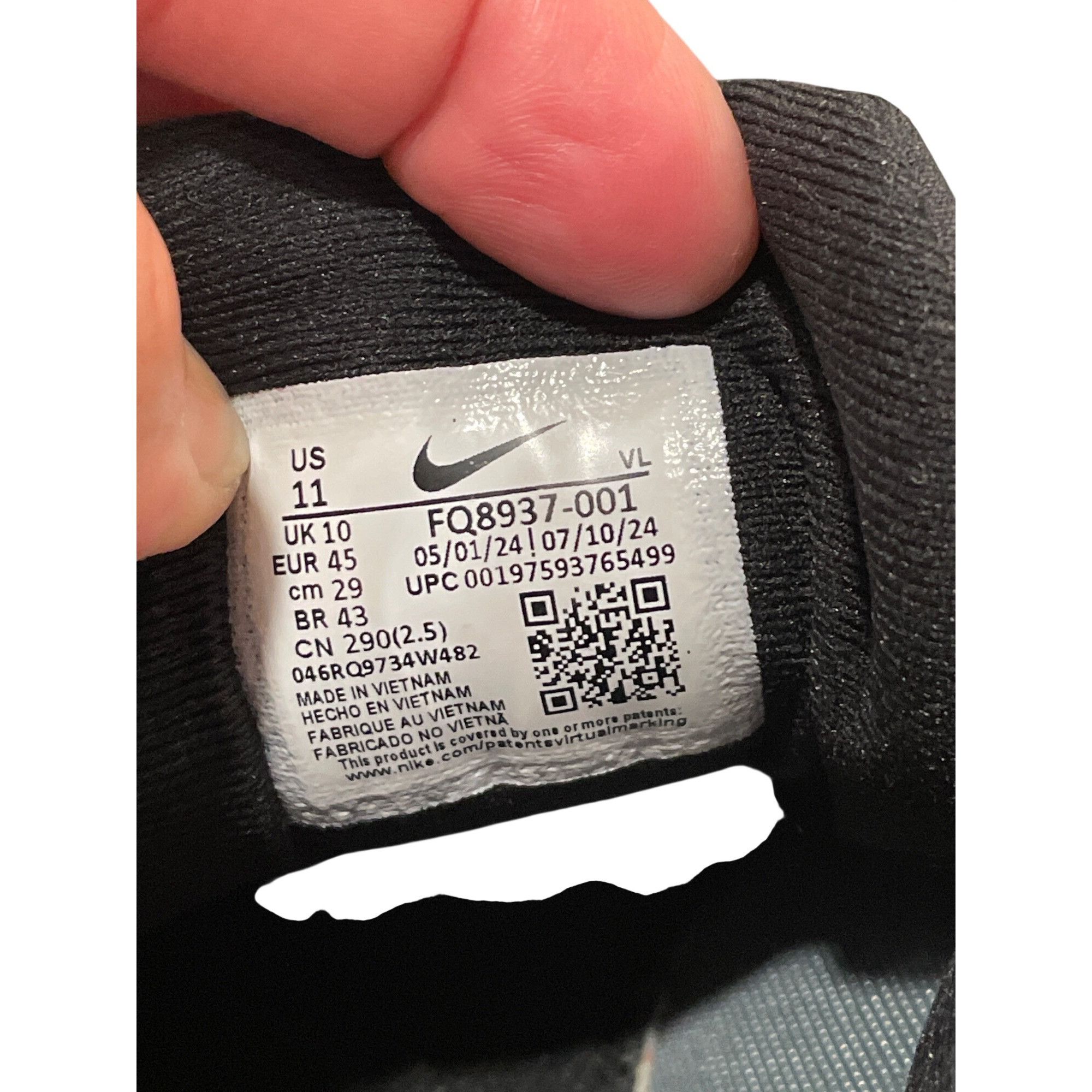 Nike Nike Air FQ8937-001 mens Black White running low top sneaker Size US 11 / EU 44 - 6 Thumbnail