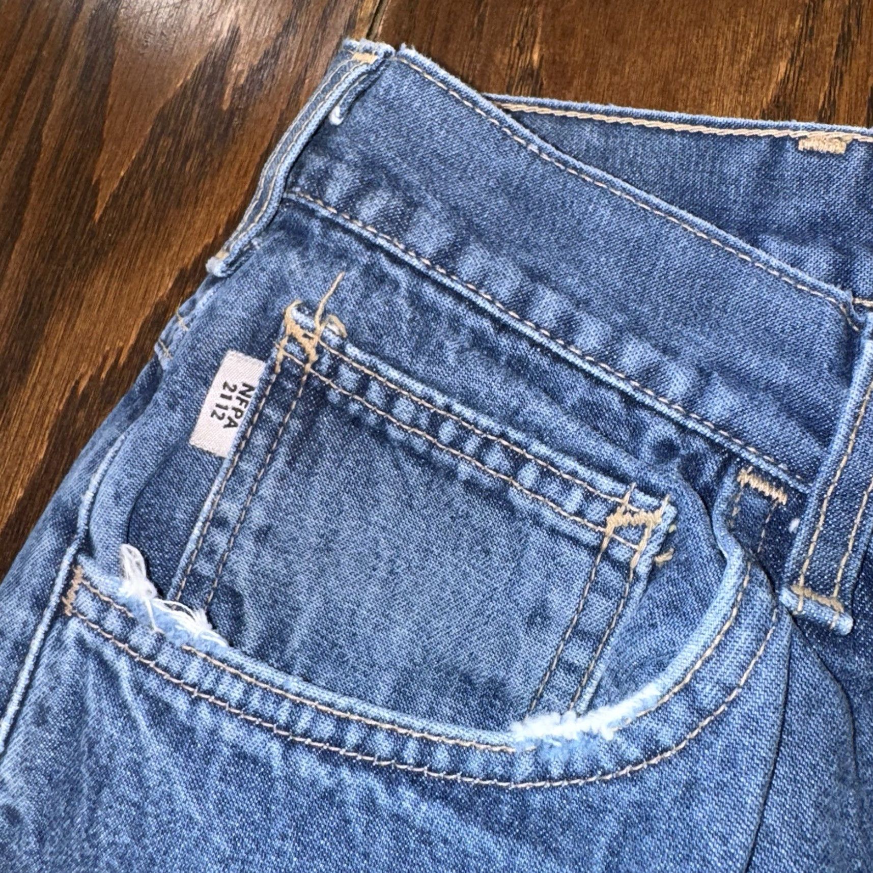Carhartt VINTAGE Carhartt Jeans Mens 44x30 FR Flame Resistant Distressed Paint USA 90s Grunge Denim Blue 5-Pocket Relaxed Straight Jeans Mens Size US 44 / EU 60 - 6 Thumbnail