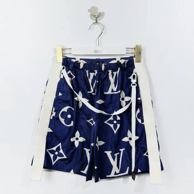 Louis Vuitton Louis Vuitton Bermuda presbyopic Logo shorts Size US 34 / EU 50 - 1 Thumbnail
