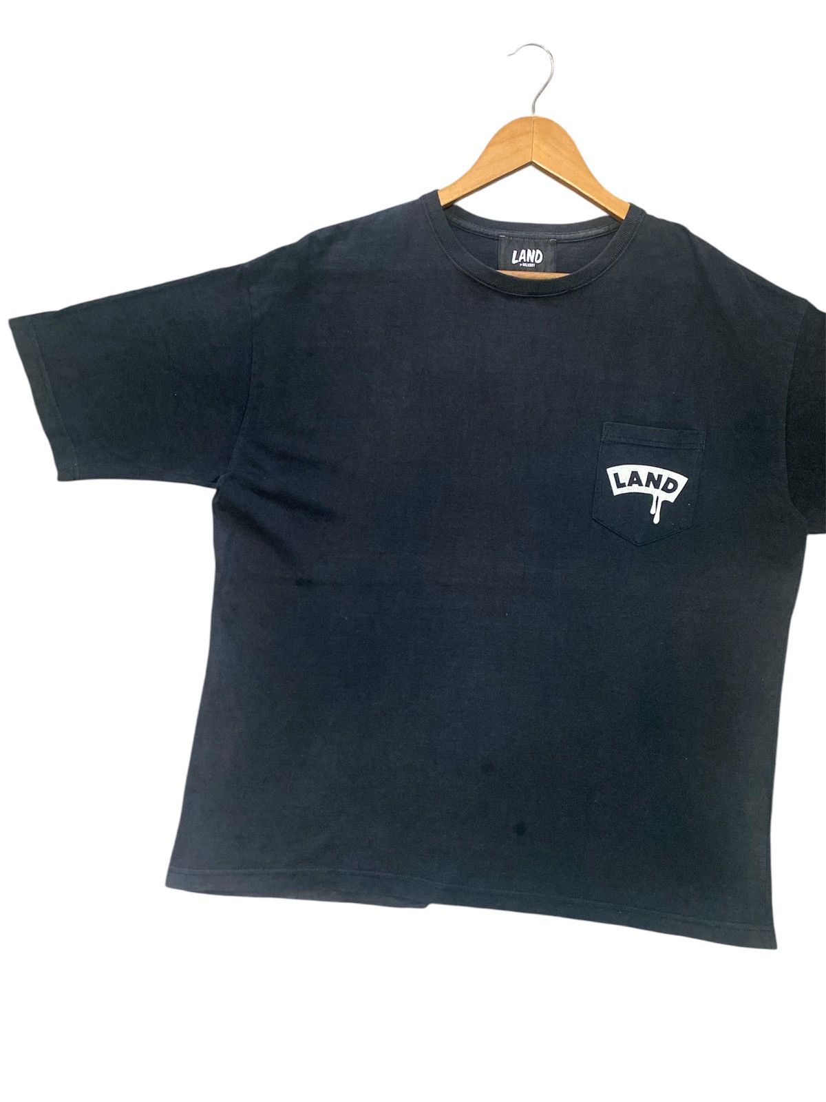 20471120 × Beauty Beast × Japanese Brand 💥RARE💥LAND BY MILKBOY LAND DRIP LOGO POKET T-SHIRT 🔥 Size US XL / EU 56 / 4 - 3 Thumbnail