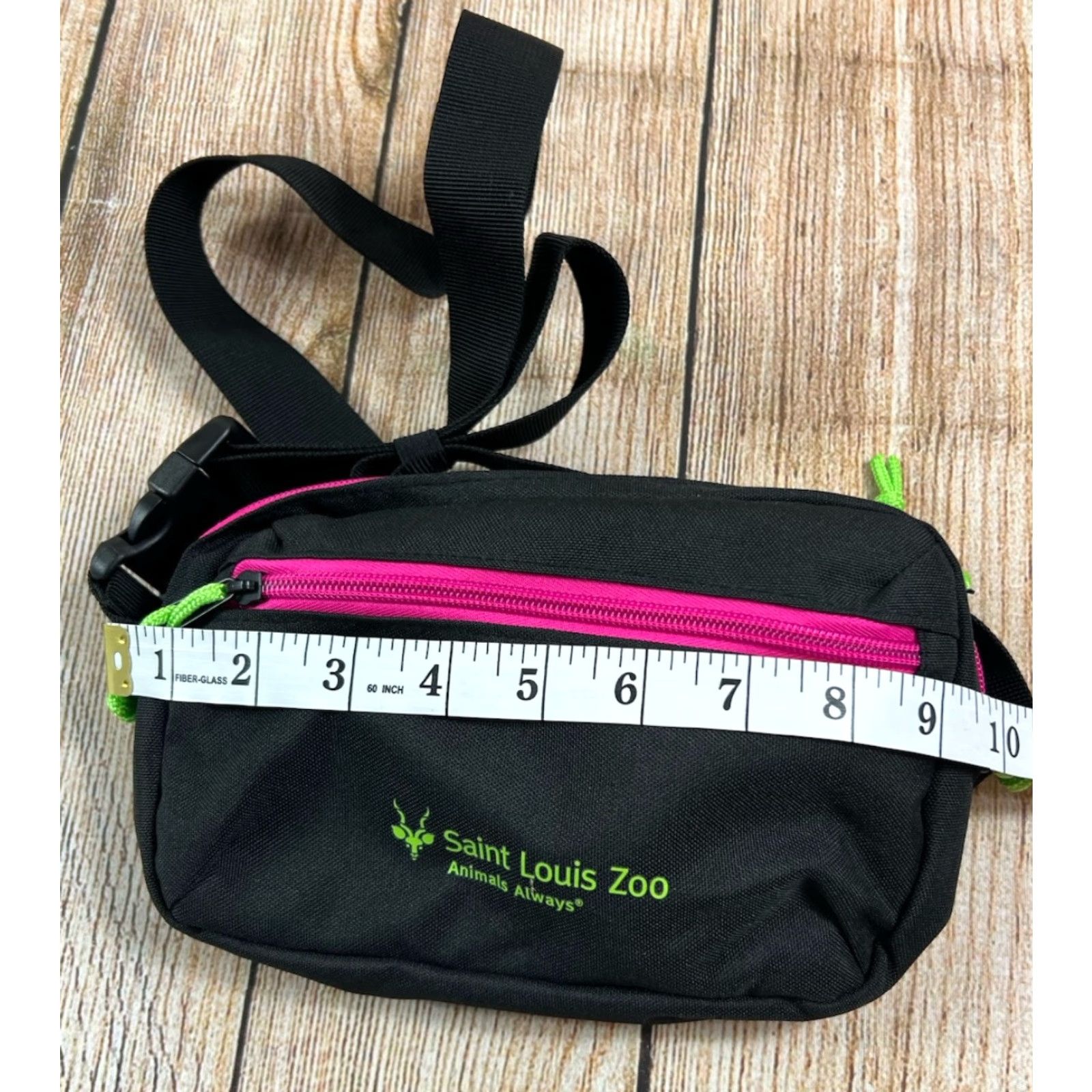 Vintage VINTAGE Saint Louis Zoo Animals Pink Green Black Fanny Waist Pack Belt Bag Women Adults Pink Polyester Belt Bag & Fanny Pack Size ONE SIZE - 4 Thumbnail