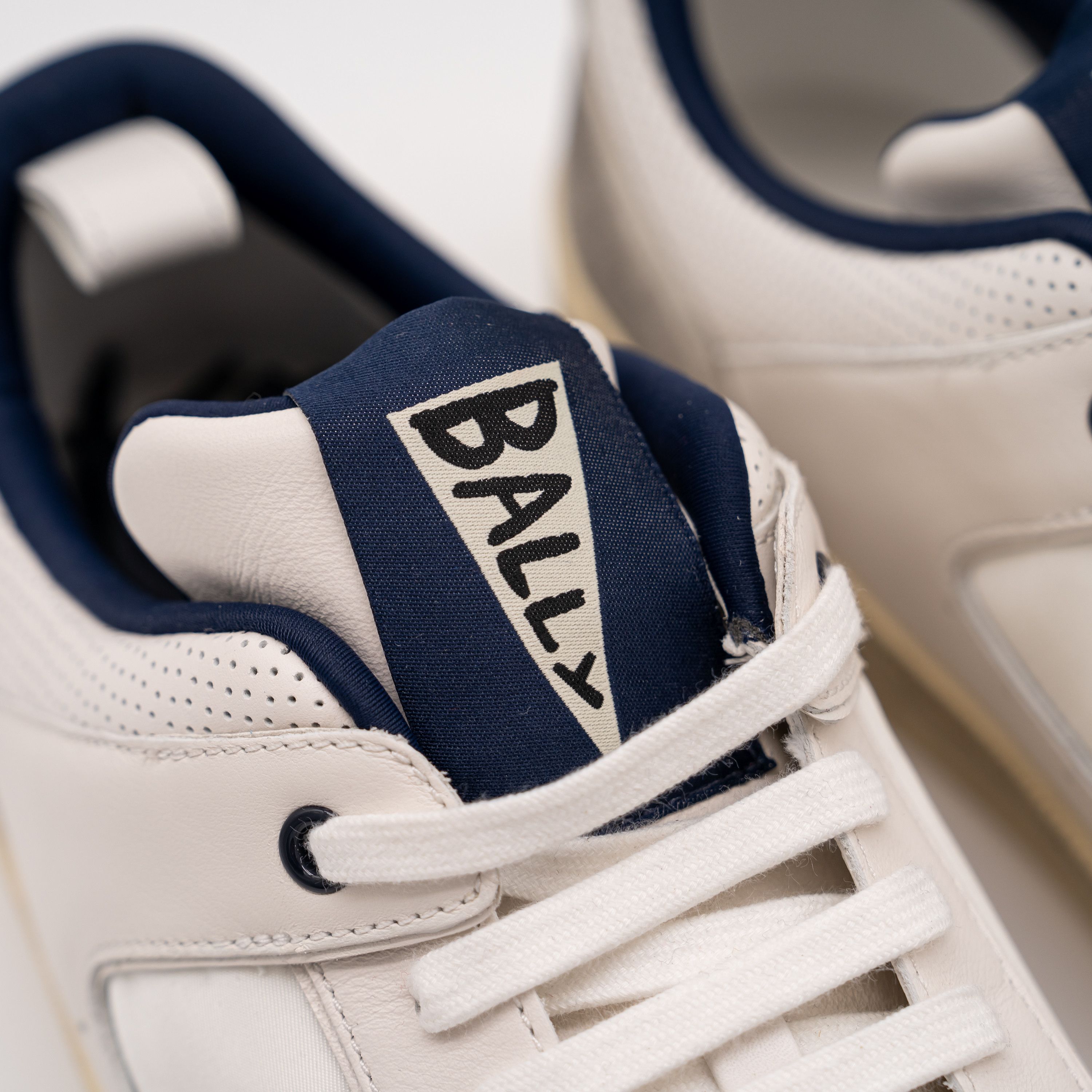 Bally 13.5 Bally Riweira White Grey Navy Dusty Leather Sneakers Size US 13 / EU 46 - 8 Thumbnail