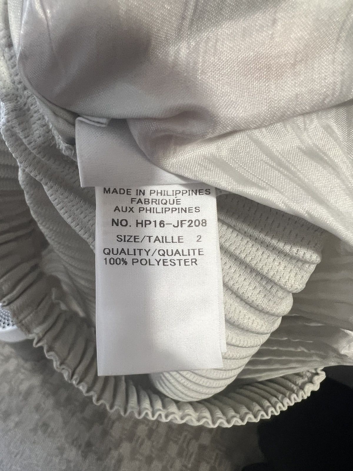 Homme Plisse Issey Miyake Home Plisse Light Grey-white pants Size US 40 / EU 56 - 4 Thumbnail