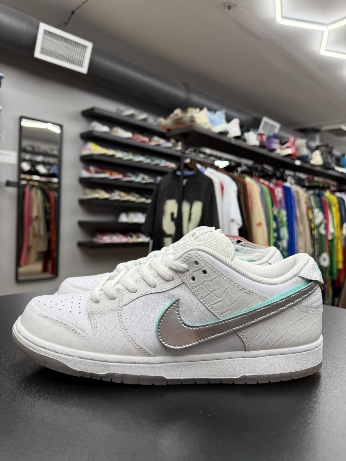 Diamond Supply Co. × Nike Size 11 - Nike SB Dunk Low Diamond Supply Co White Tiffany Size US 11 / EU 44 - 1 Thumbnail