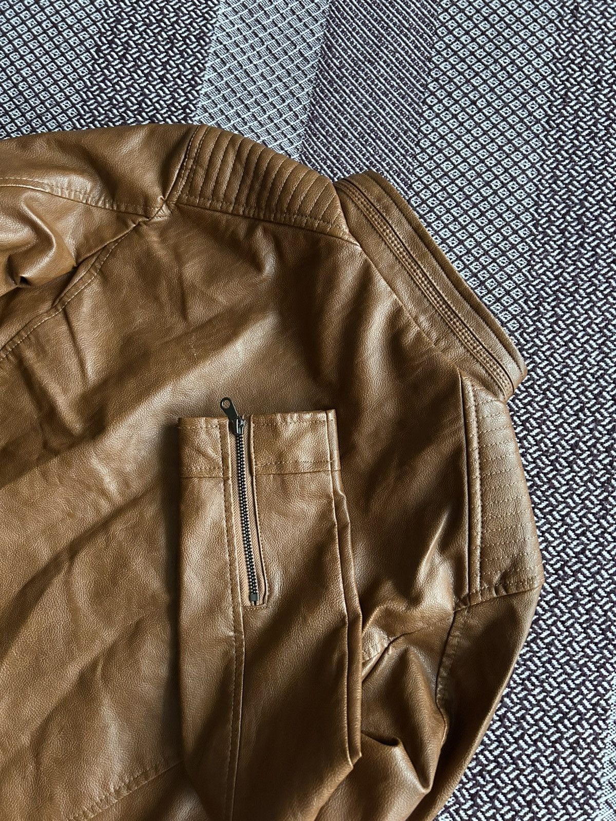 Leather Vintage Leather Bomber Jacket Japanese Vibe Solid Style Sz L Size L / US 10 / IT 46 - 13 Thumbnail