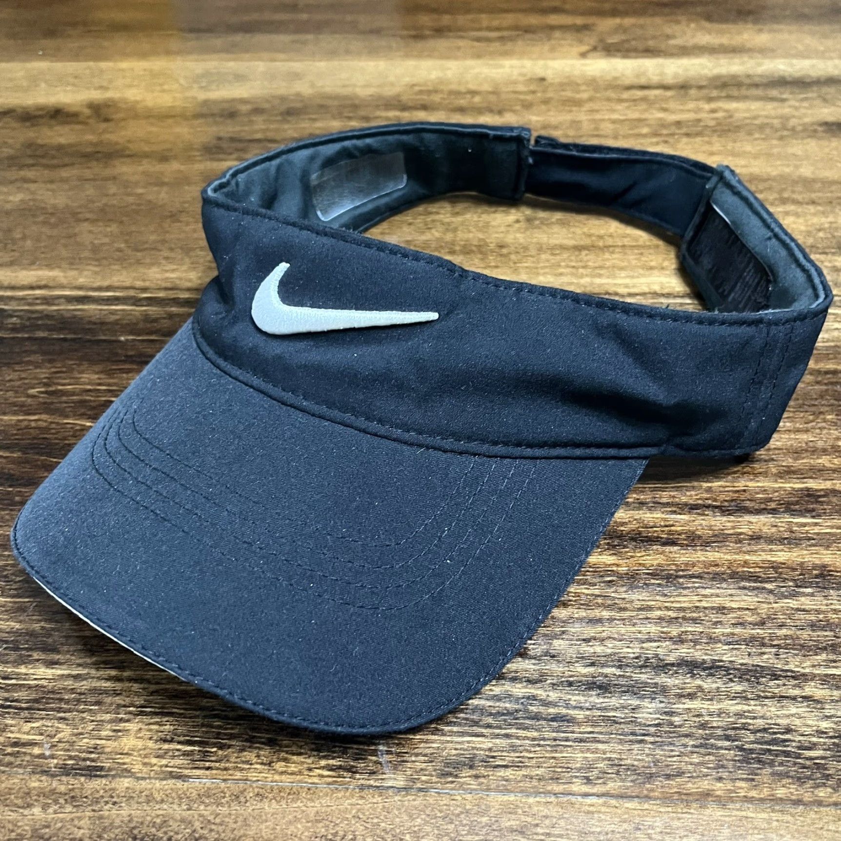 Nike Nike Visor Hat Cap Running Hiking Strap Back Black White Swoosh Dri Fit Cap Men One Size Adjustable Lightweight Breathable Outdoor Sports Casual Best Size ONE SIZE - 2 Thumbnail