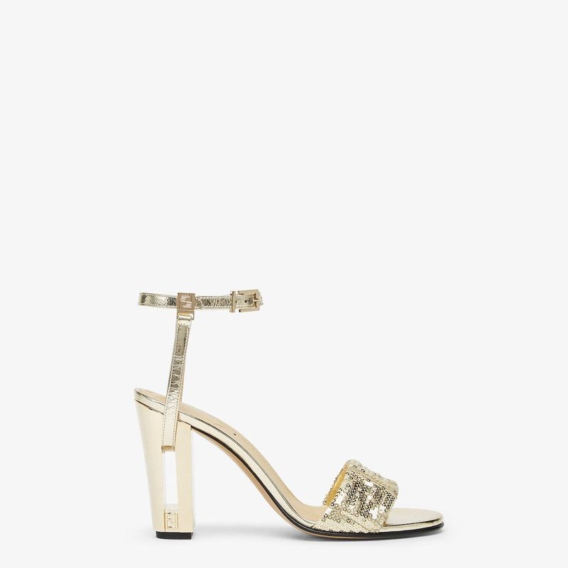 o1s1wg111225 Delfina in Golden