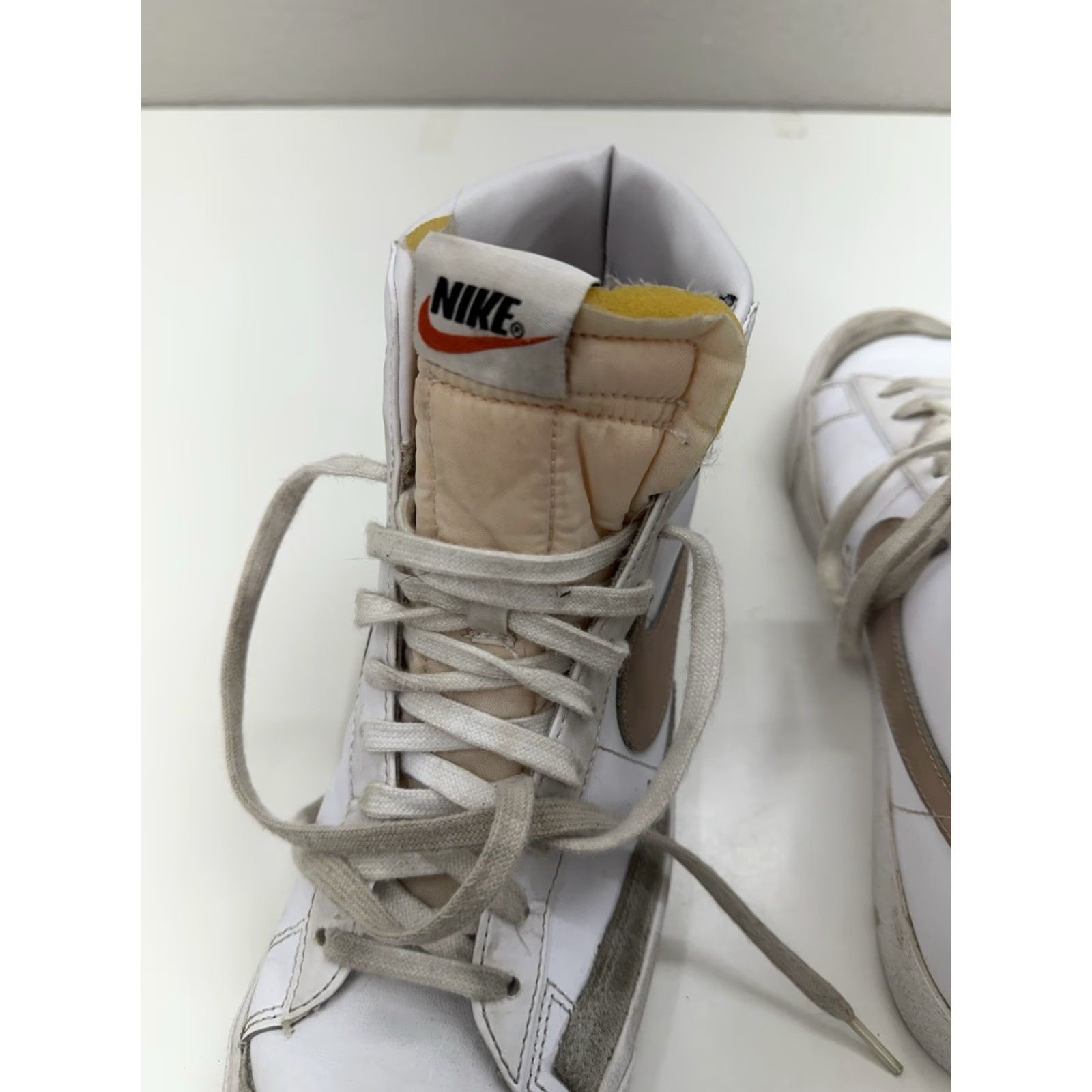 Nike Nike Blazer Mid 77 Womens Sneakers Size 11 Nike White Pink CZ1055-118 Shoes Size L / US 10 / IT 46 - 4 Thumbnail