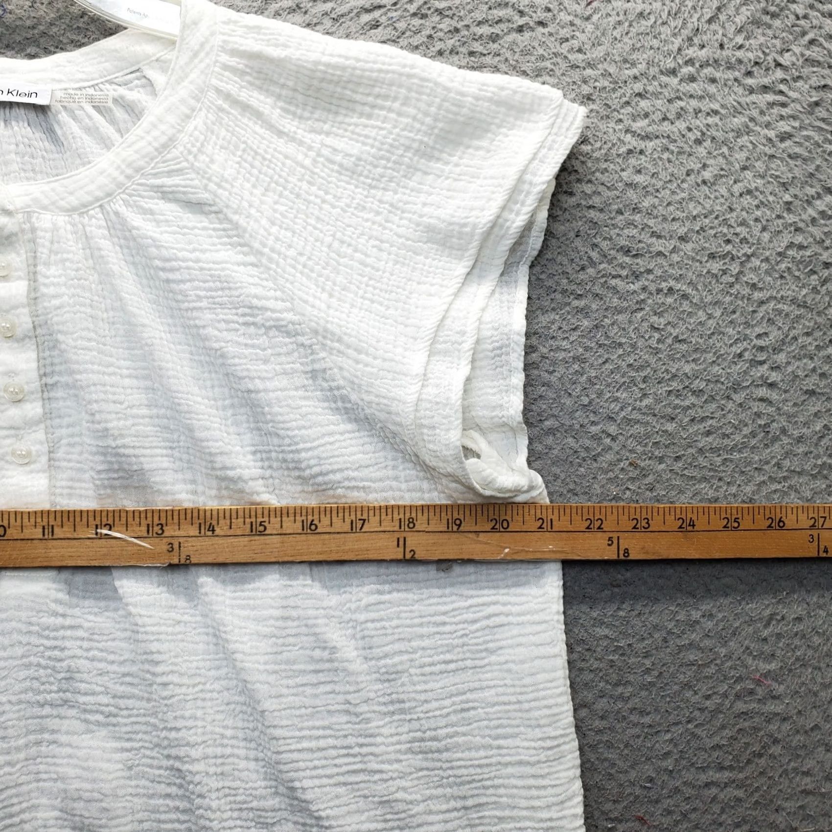 Calvin Klein Calvin Klein Blouse Top Womens L White Puckered Texture Short Sleeve Henley Size L / US 10 / IT 46 - 3 Thumbnail