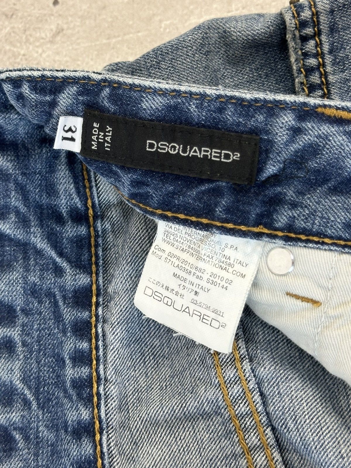 Dsquared2 D2 Dsquared2 Vintage Distressed Made in Italy Blue Jeans Size US 31 - 12 Thumbnail
