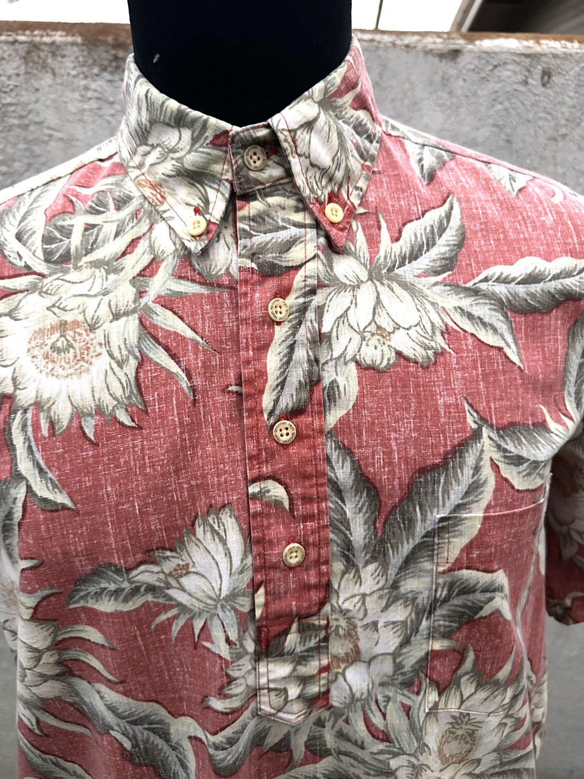 Reyn Spooner PreOwned Reyn Spooner Red Hawaiian Print 3/4 Button Men's M Size US M / EU 48-50 / 2 - 3 Thumbnail
