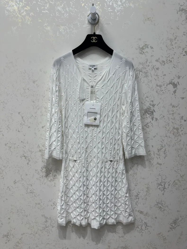 Chanel 24 Spring and Summer Preview Series White Diamond R