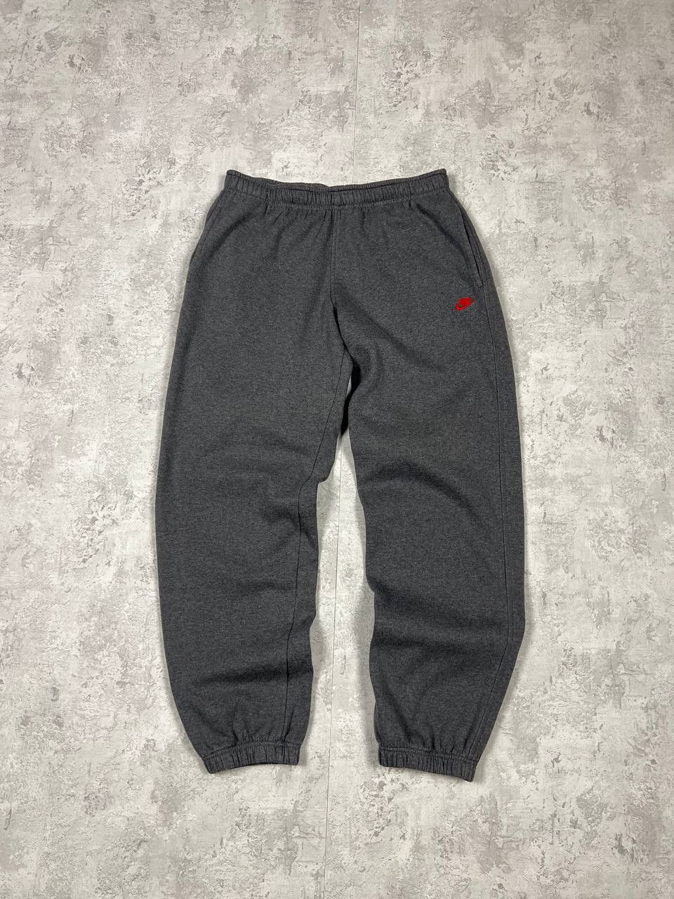 Nike Vintage Nike Baggy Grey Sweatpants Joggers Pants Size L Size US 34 / EU 50 - 1 Thumbnail