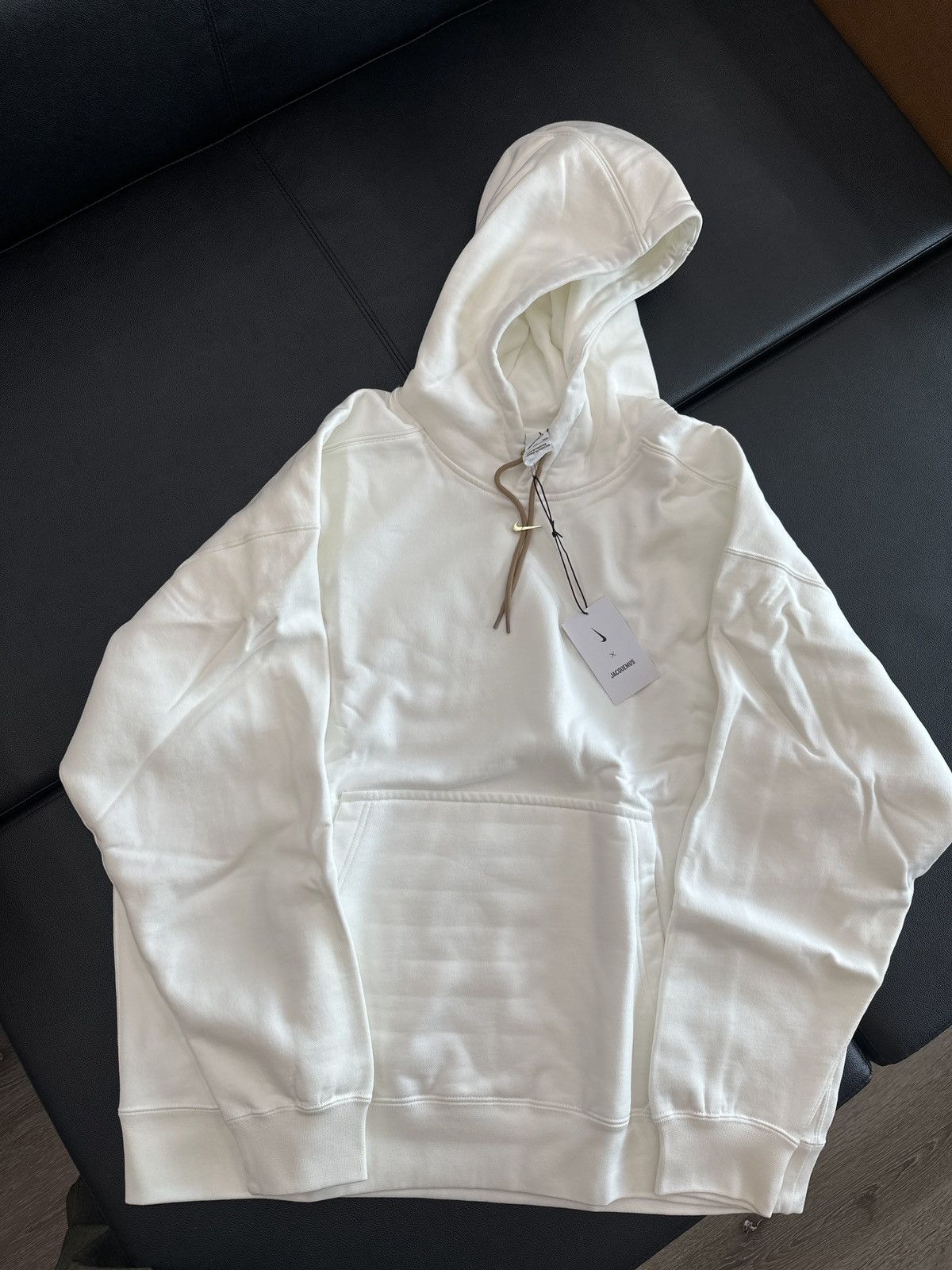 image of Jacquemus Le Hoodie “Off White” in Cream, Men's (Size 2XL)
