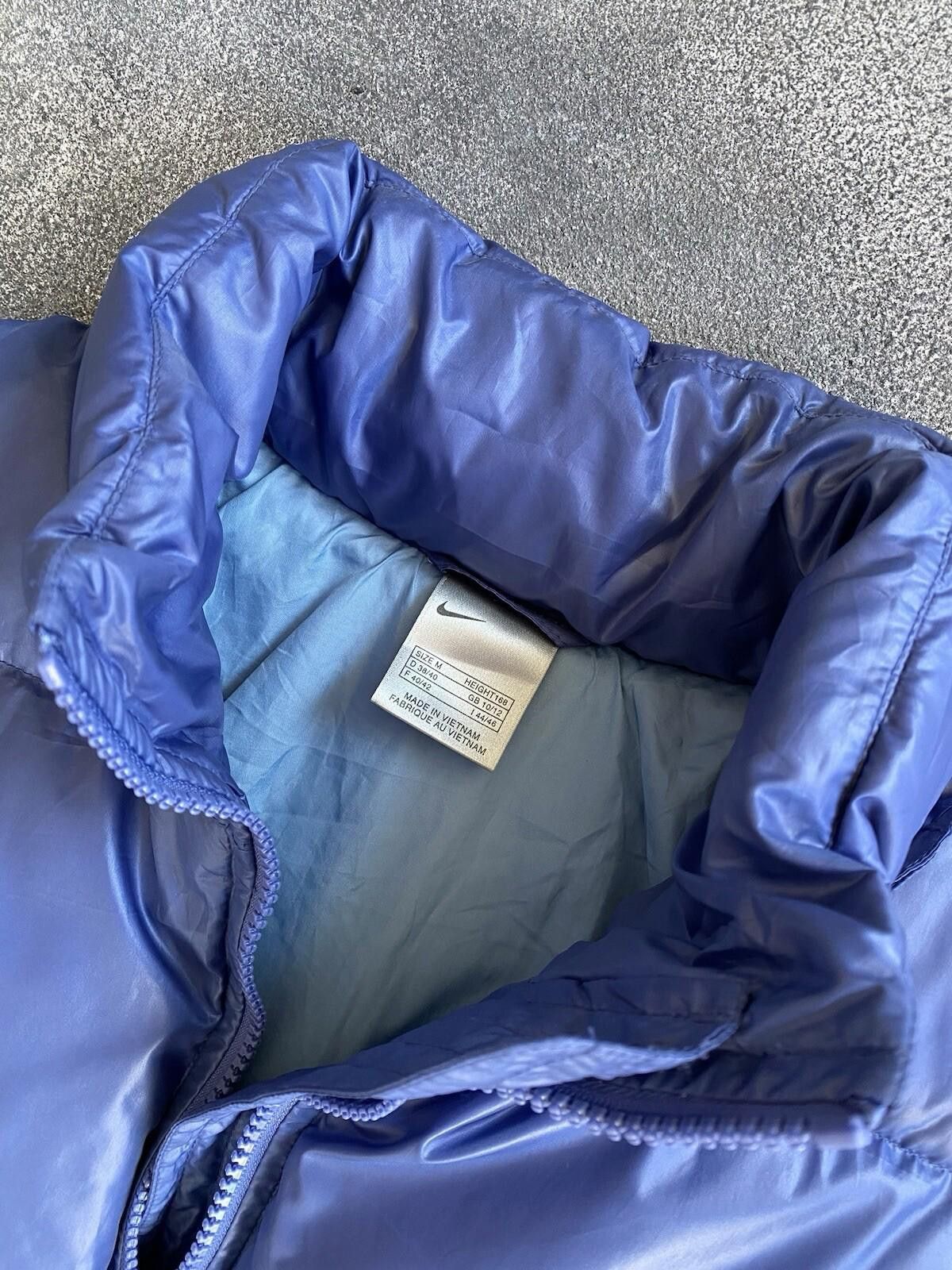 Nike 2000’s Nike “Sky Blue” Down Puffer Jacket Vintage Size M / US 6-8 / IT 42-44 - 10 Thumbnail