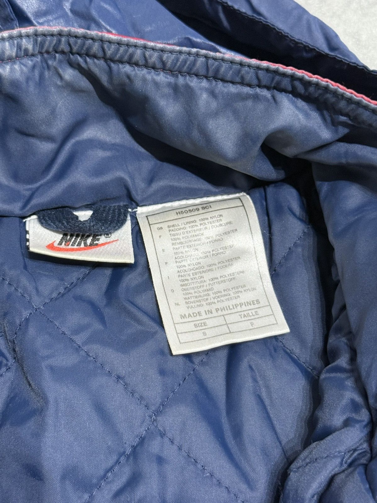 Nike Vintage 90s light puffer bomber jacket Nike big back logo Size US M / EU 48-50 / 2 - 12 Thumbnail