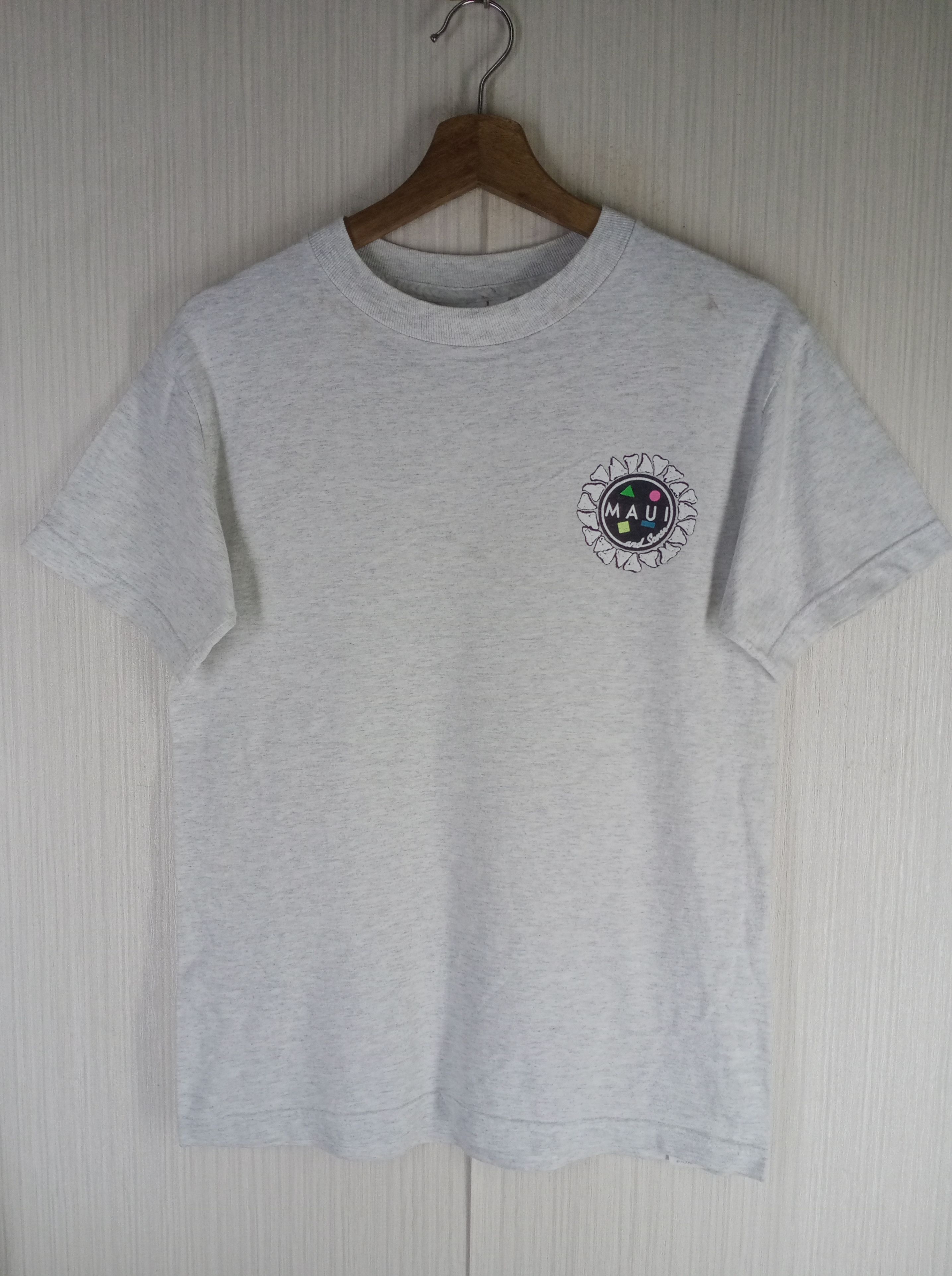 Maui and Sons Rare Vintage Maui And Sons Big Logo Tshirt Size US S / EU 44-46 / 1 - 5 Thumbnail