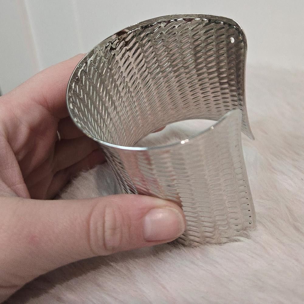 Designer Metallic Cuff Bracelet Size ONE SIZE - 2 Thumbnail