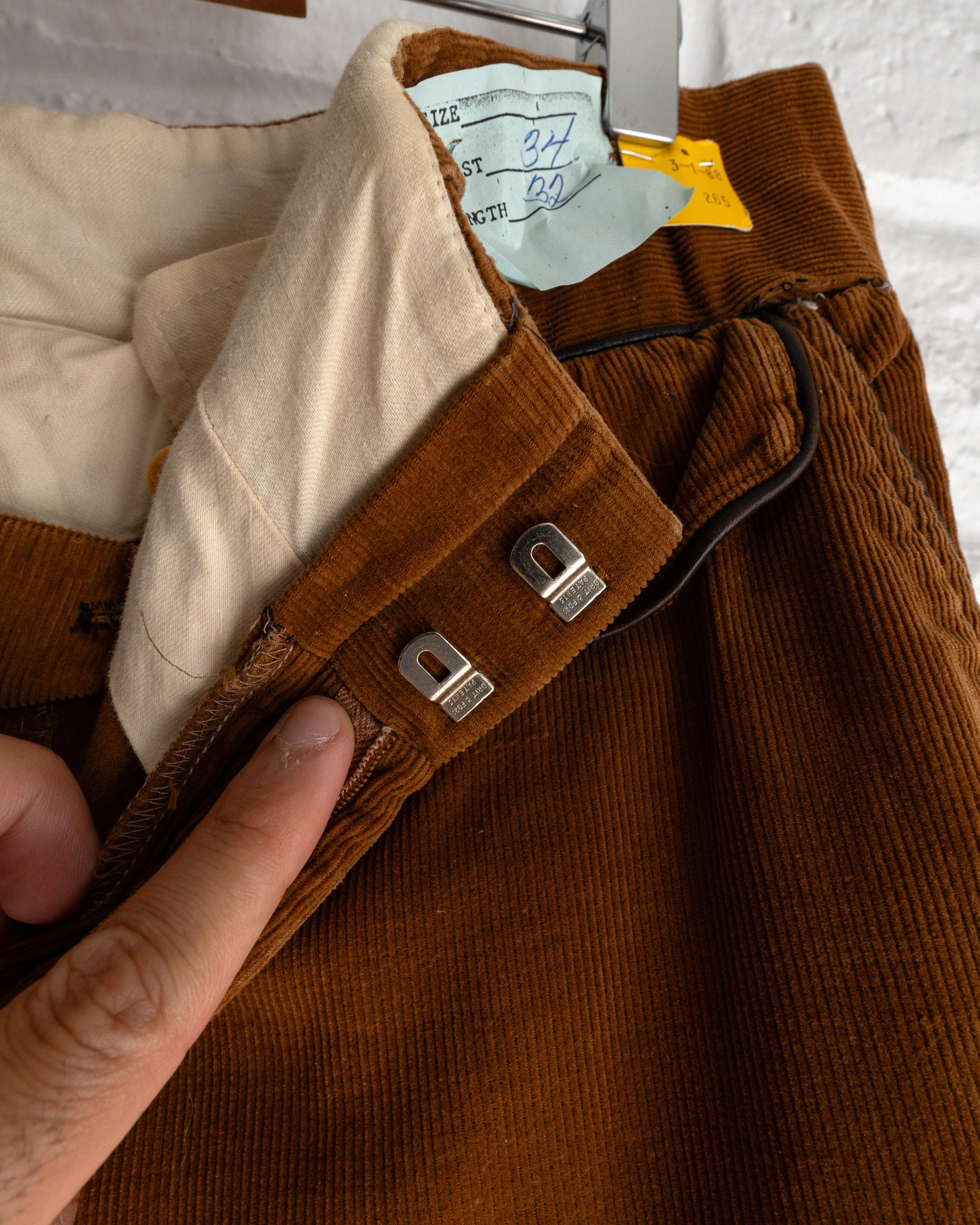 Vintage Vintage 1970s Brown Corduroy Trouser Pants Leather Trim Size US 34 / EU 50 - 10 Thumbnail