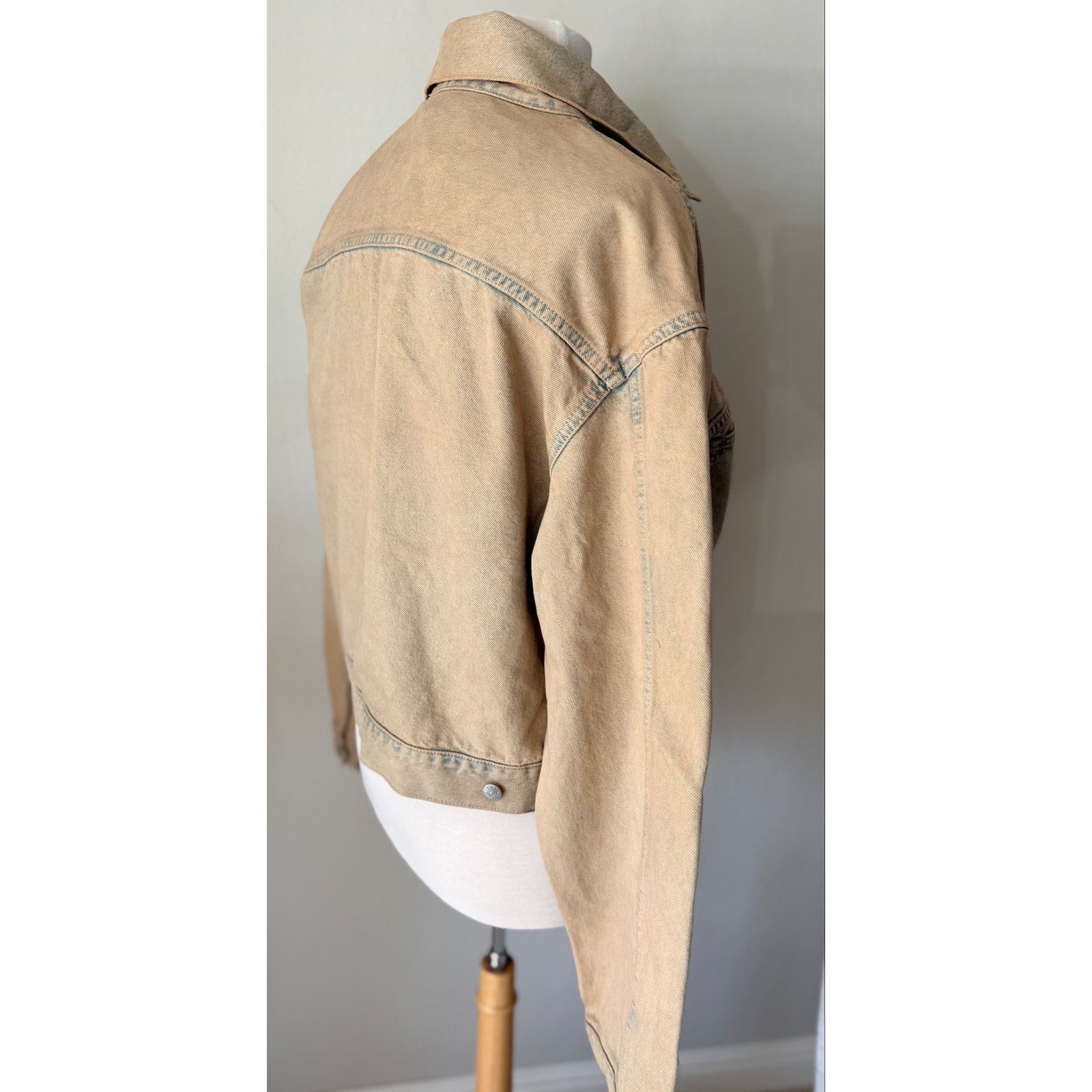 Acne Studios Acne Studios FW24 Cropped Denim Jacket Sand Beige IT 46 Size US M / EU 48-50 / 2 - 7 Thumbnail