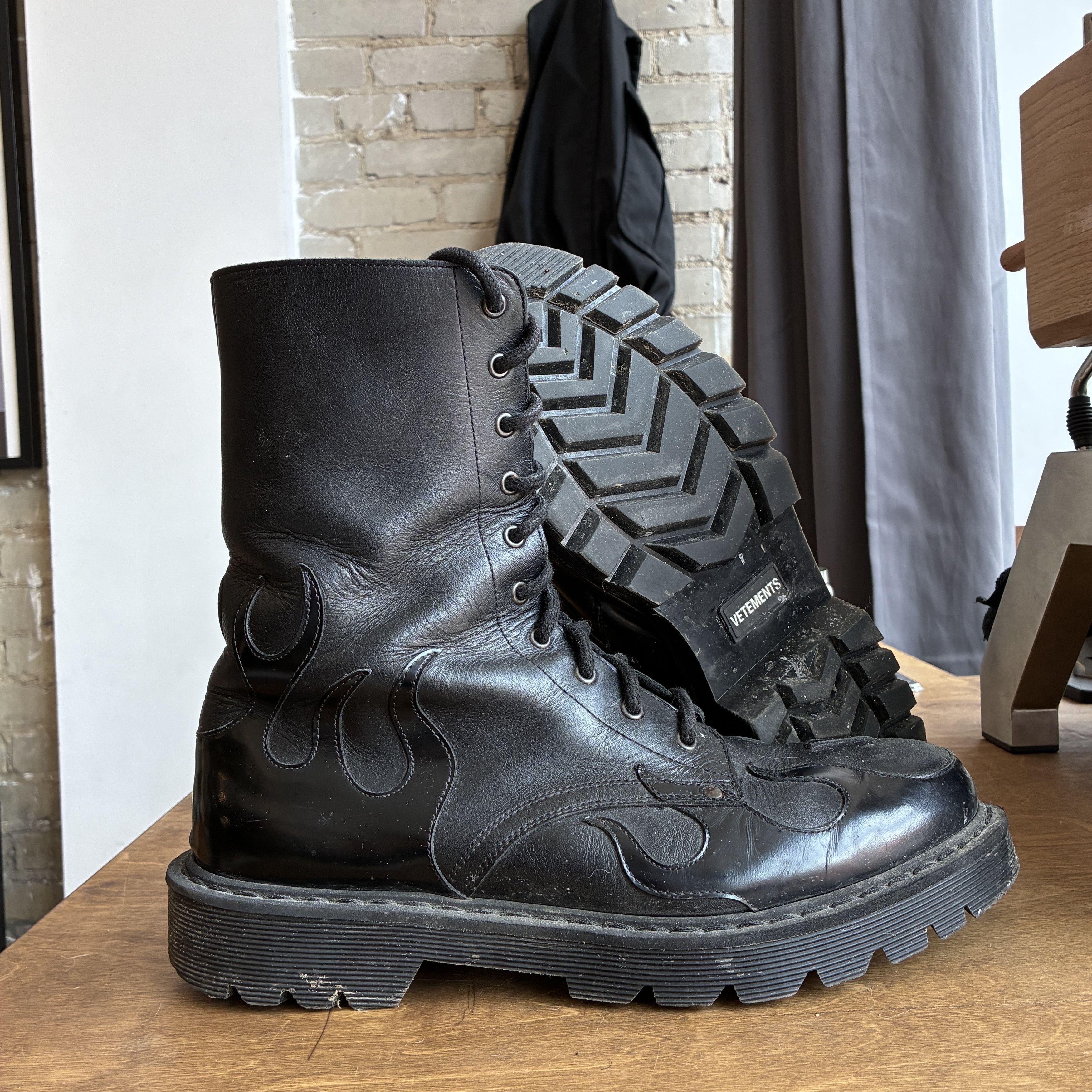Vetements Vetements Flame Leather ankle boots 40 Shoes 100